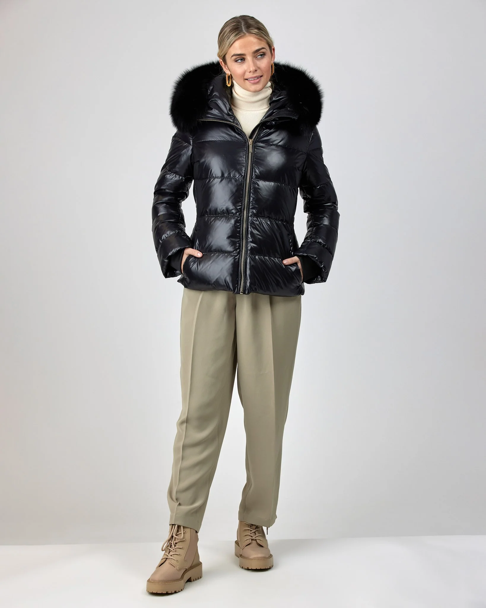 Après-Ski Jacket With Detachable Fox Hood Trim