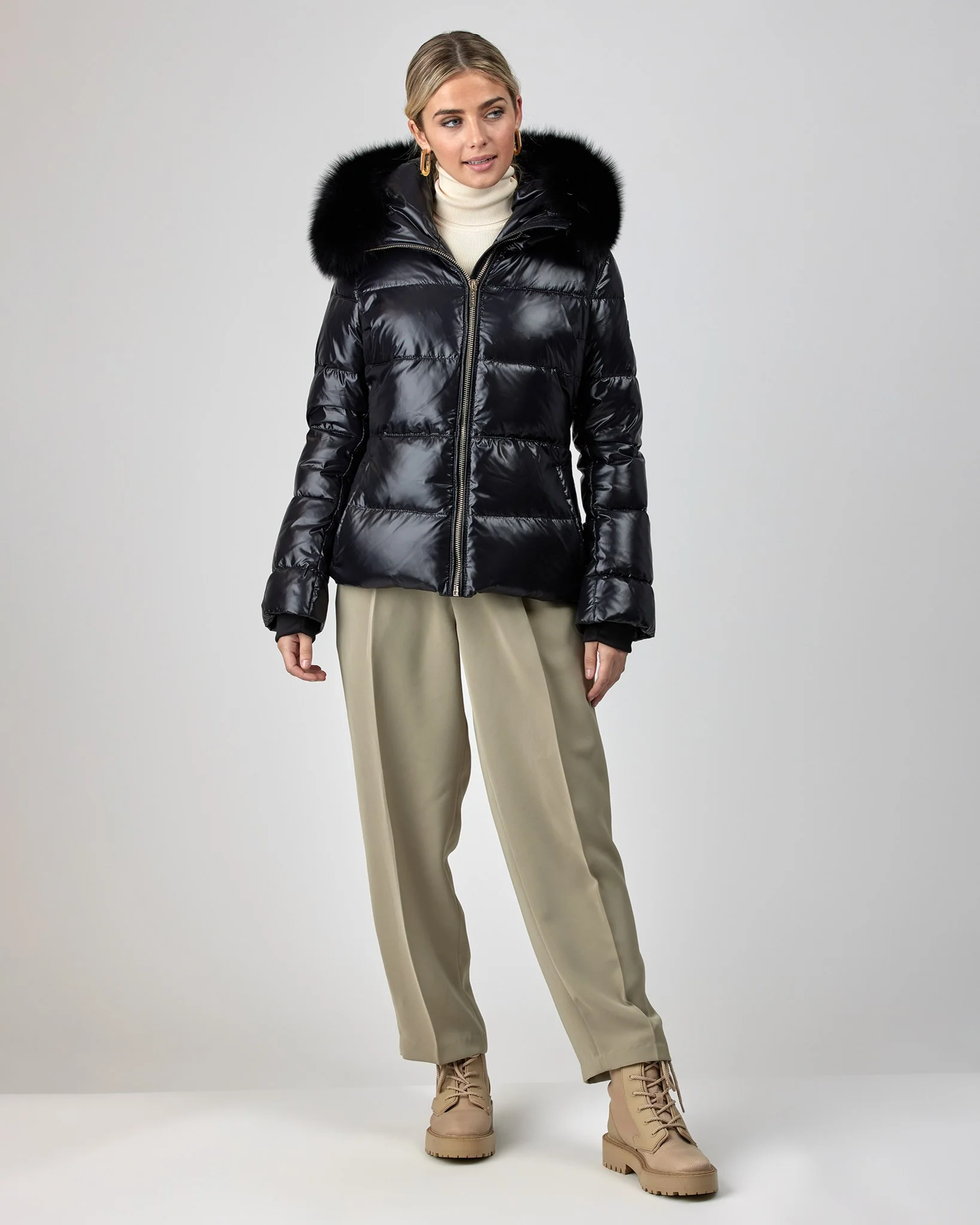 Après-Ski Jacket With Detachable Fox Hood Trim - Image 2