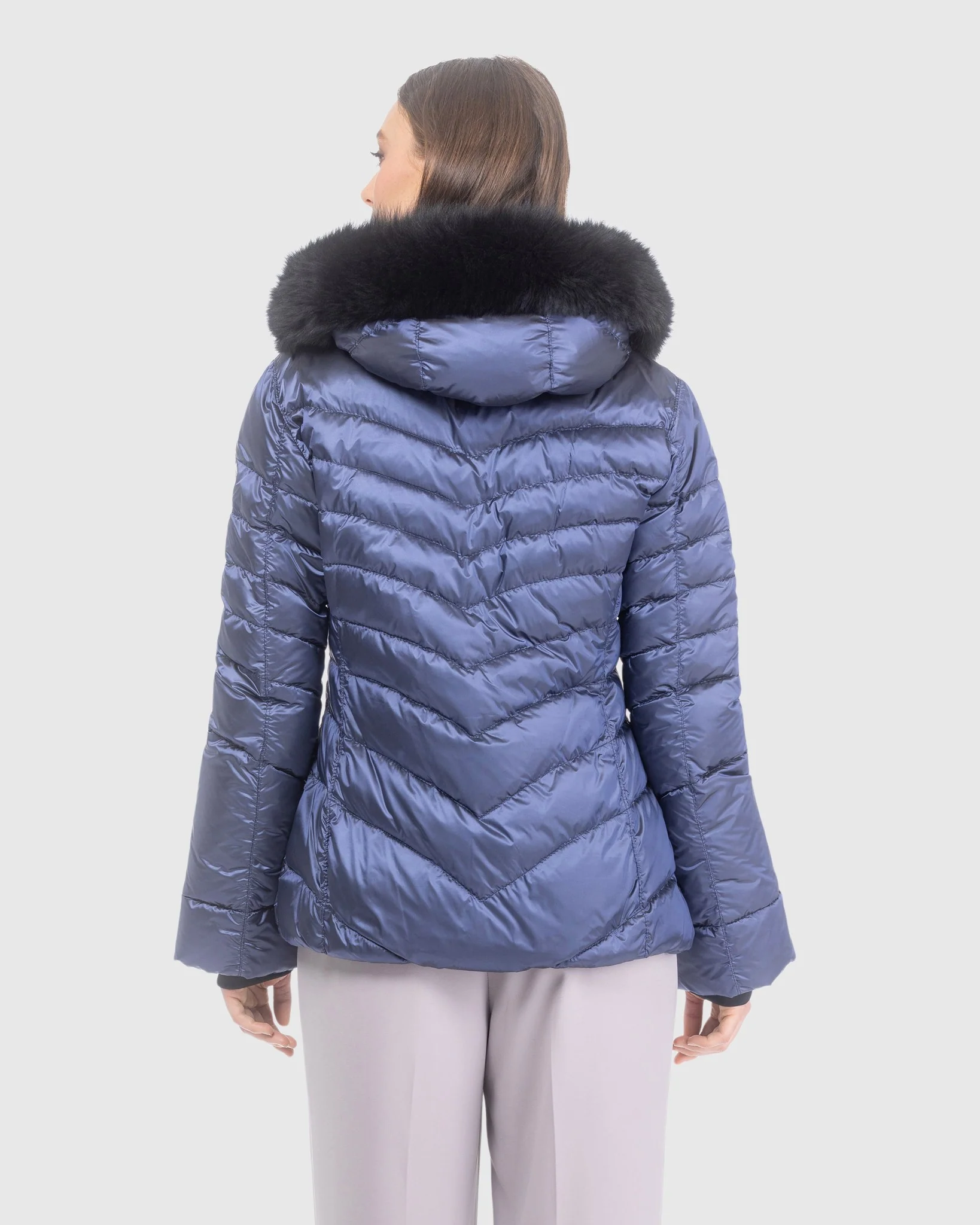 APRES-SKI JACKET WITH DETACHABLE TOSCANA LAMB HOOD TRIM - Image 19