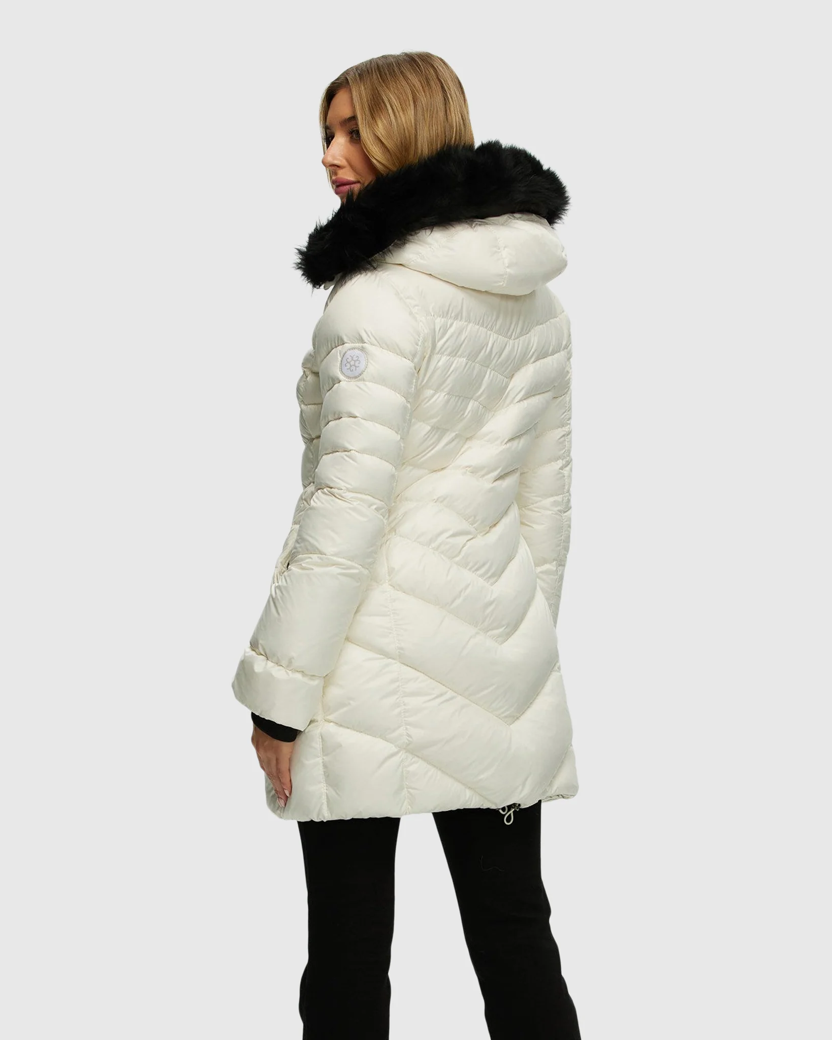 APRES-SKI JACKET WITH DETACHABLE TOSCANA LAMB HOOD TRIM - Image 23