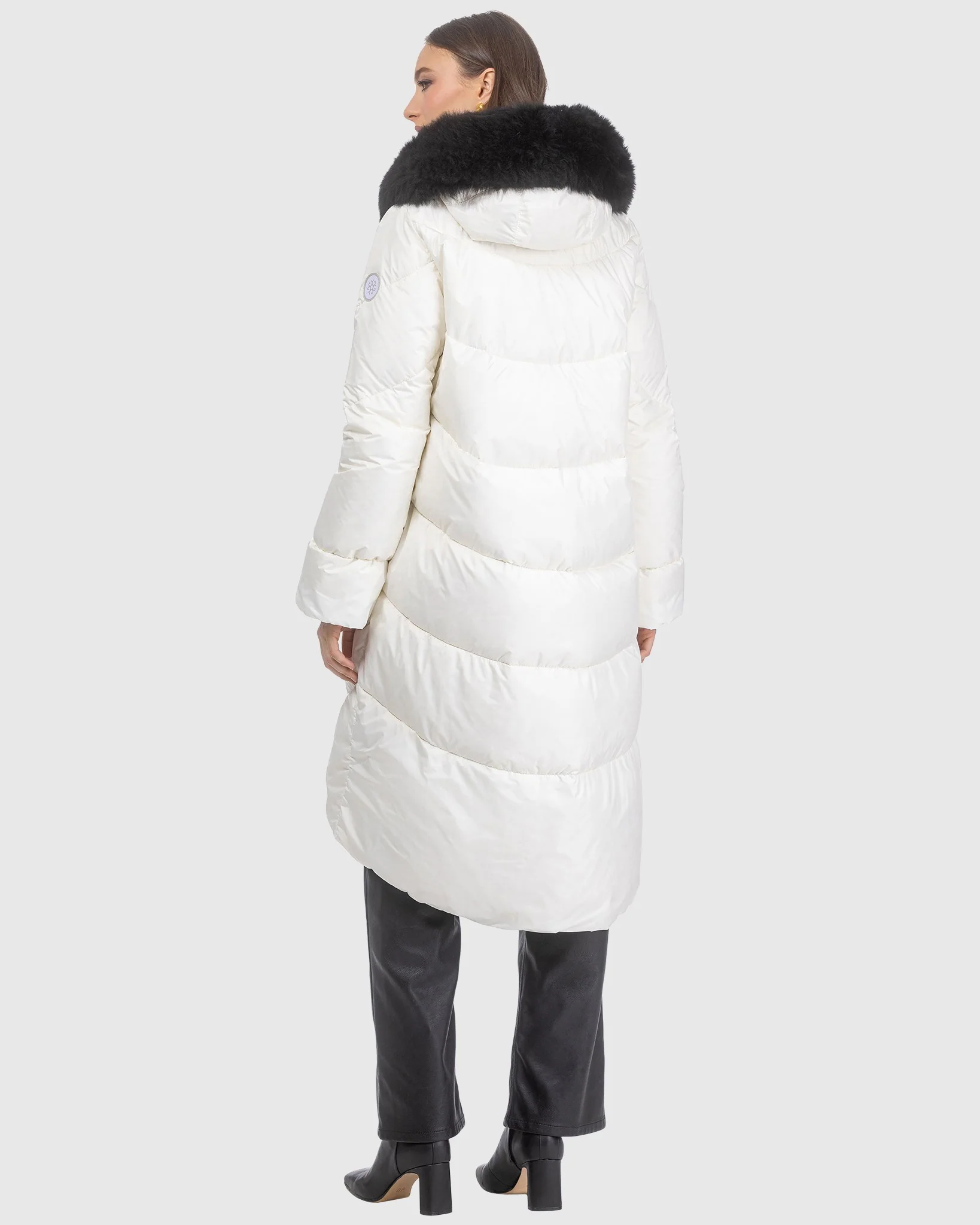 APRES-SKI JACKET WITH DETACHABLE TOSCANA LAMB HOOD TRIM - Image 10