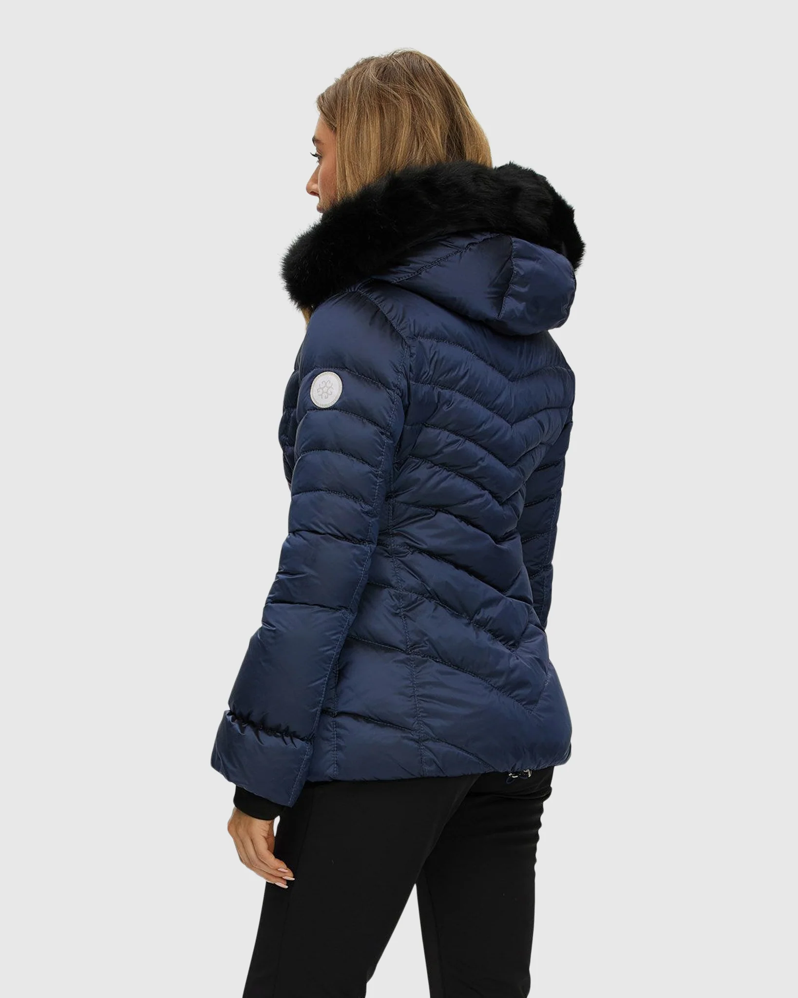 Après-Ski Jacket With Detachable Toscana Shearling Lamb Hood Trim - Image 12