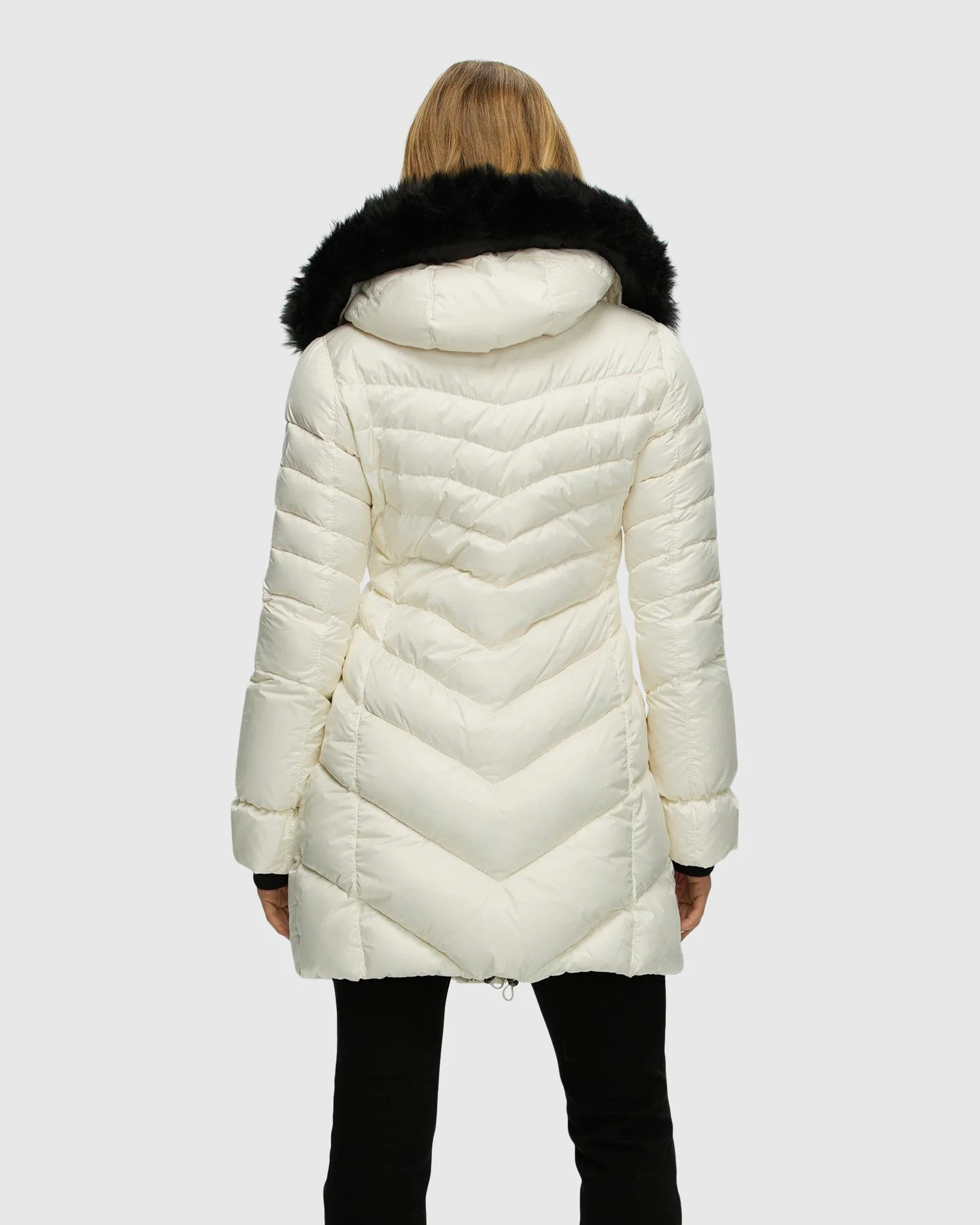 Après-Ski Jacket With Detachable Toscana Shearling Lamb Hood Trim - Image 4