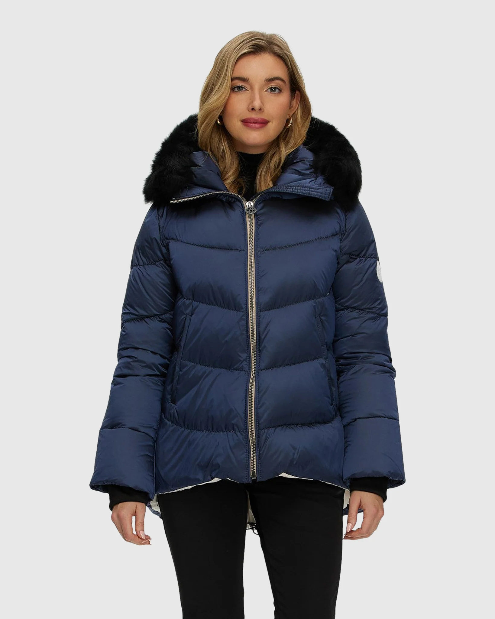 Après-Ski Jacket With Detachable Toscana Shearling Lamb Hood Trim - Image 16