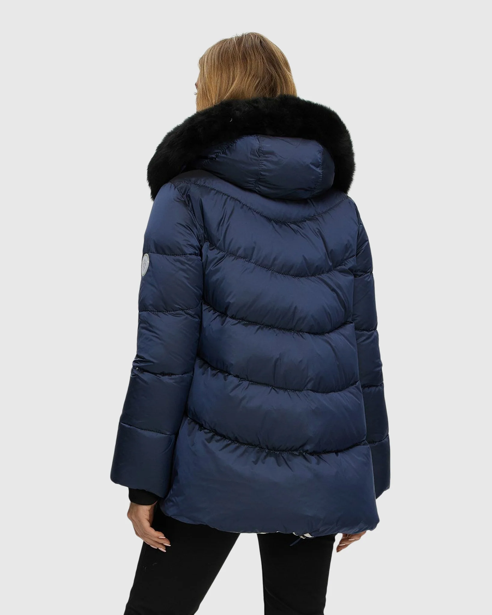 Après-Ski Jacket With Detachable Toscana Shearling Lamb Hood Trim - Image 20