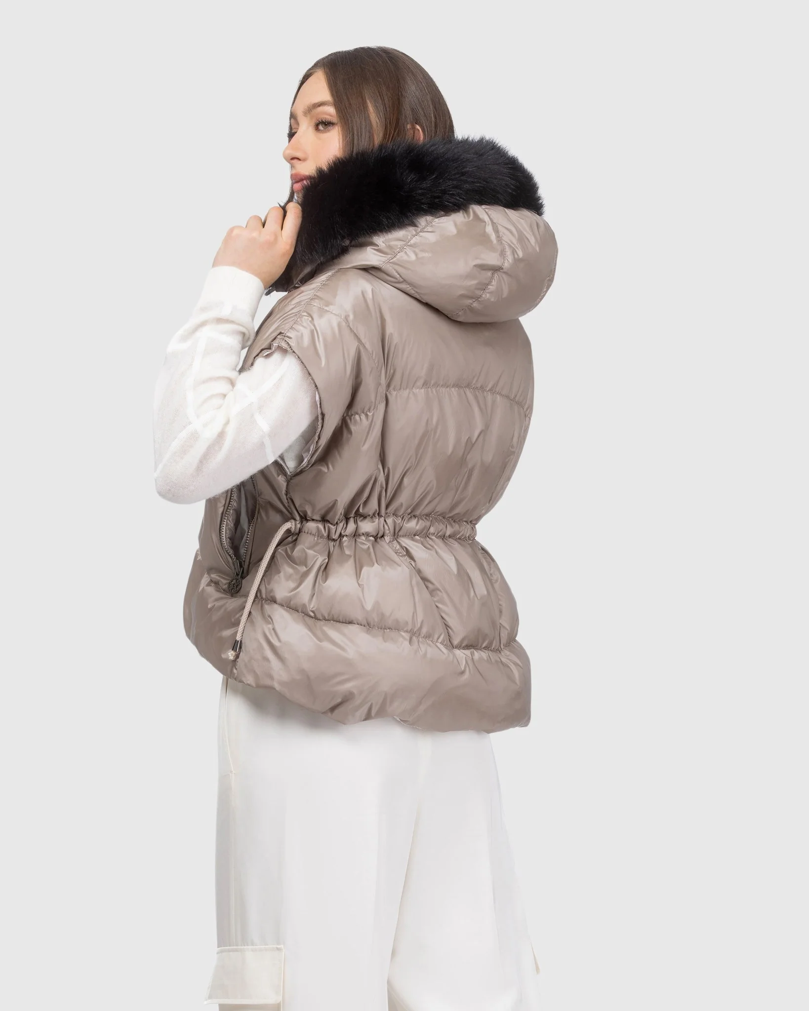 APRES-SKI VEST WITH DETACHABLE TOSCANA LAMB HOOD TRIM - Image 11