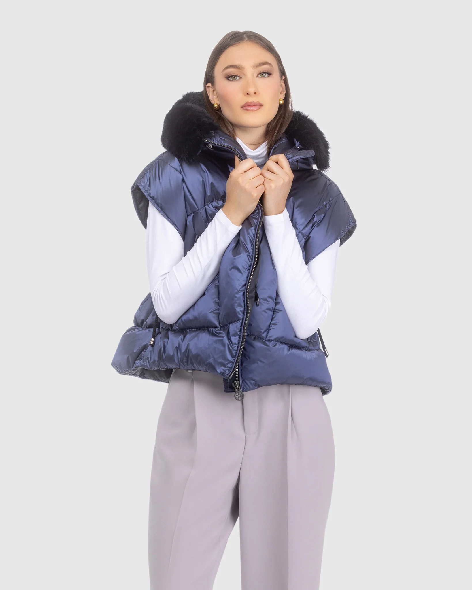 APRES-SKI VEST WITH DETACHABLE TOSCANA LAMB HOOD TRIM - Image 3