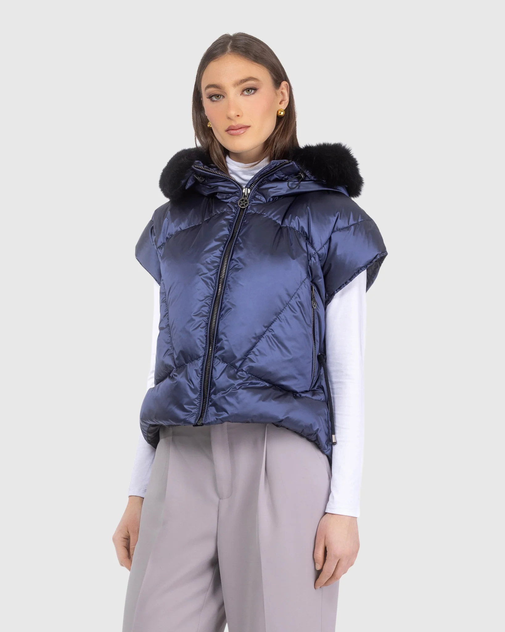 APRES-SKI VEST WITH DETACHABLE TOSCANA LAMB HOOD TRIM - Image 4