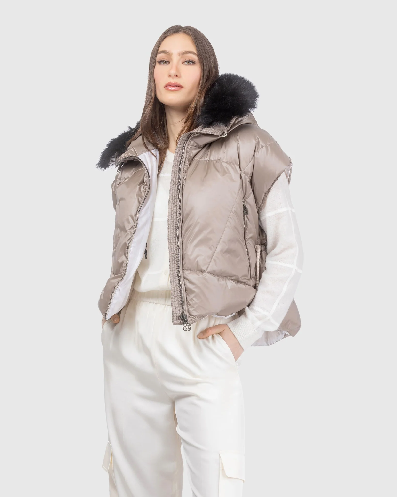 APRES-SKI VEST WITH DETACHABLE TOSCANA LAMB HOOD TRIM - Image 9