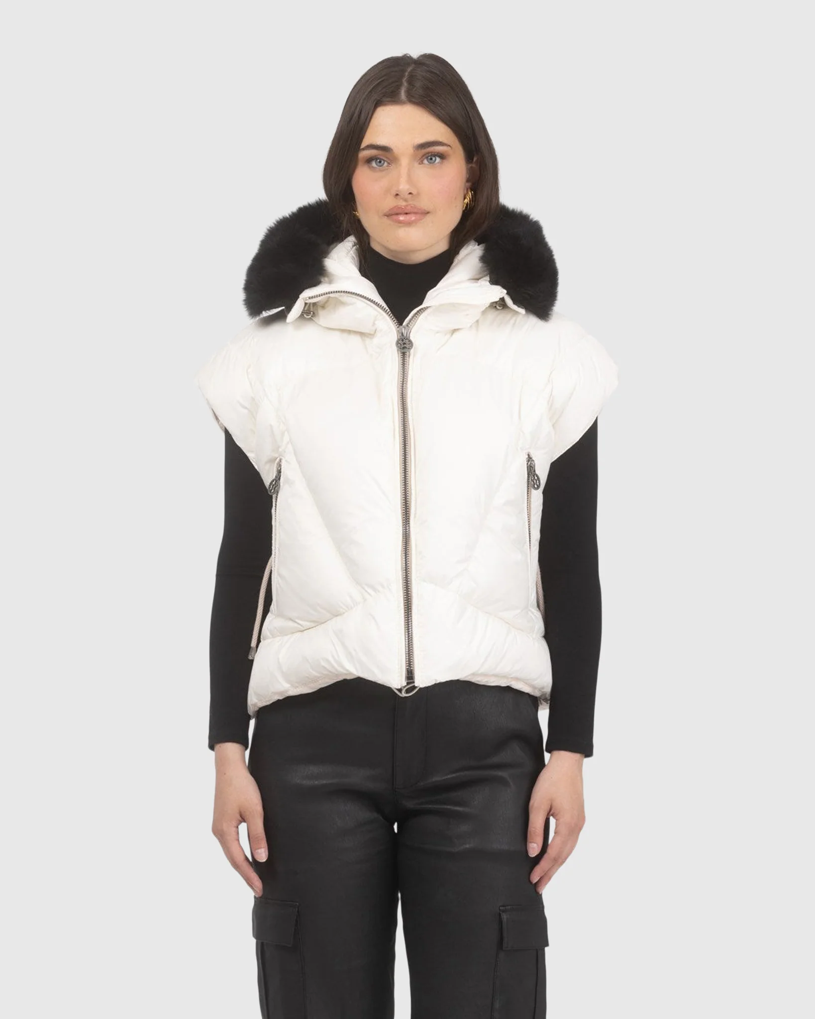 Après-Ski Vest With Detachable Toscana Shearling Lamb Hood Trim - Image 4