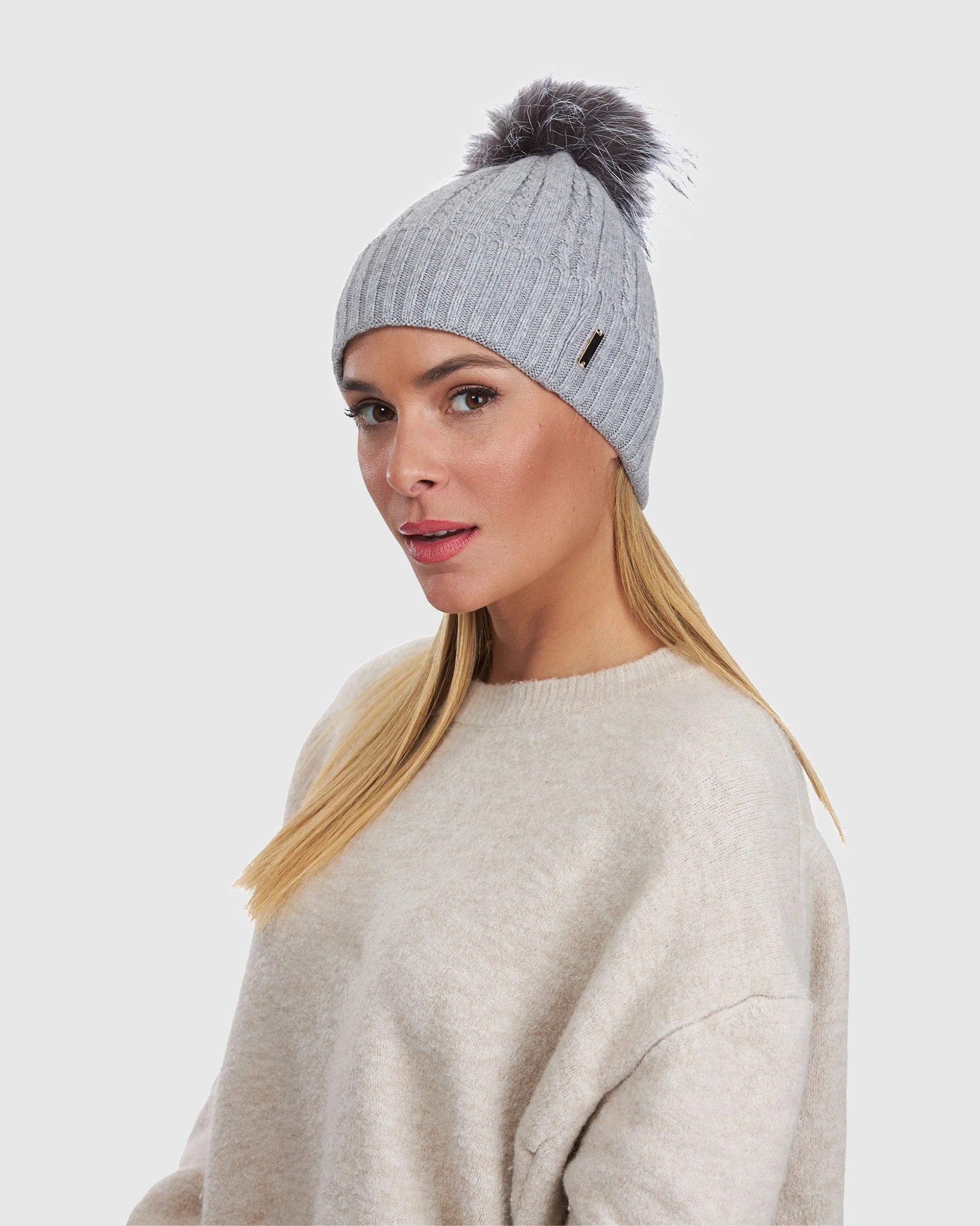 KNIT HAT WITH SILVER FOX POMPOM - Image 3