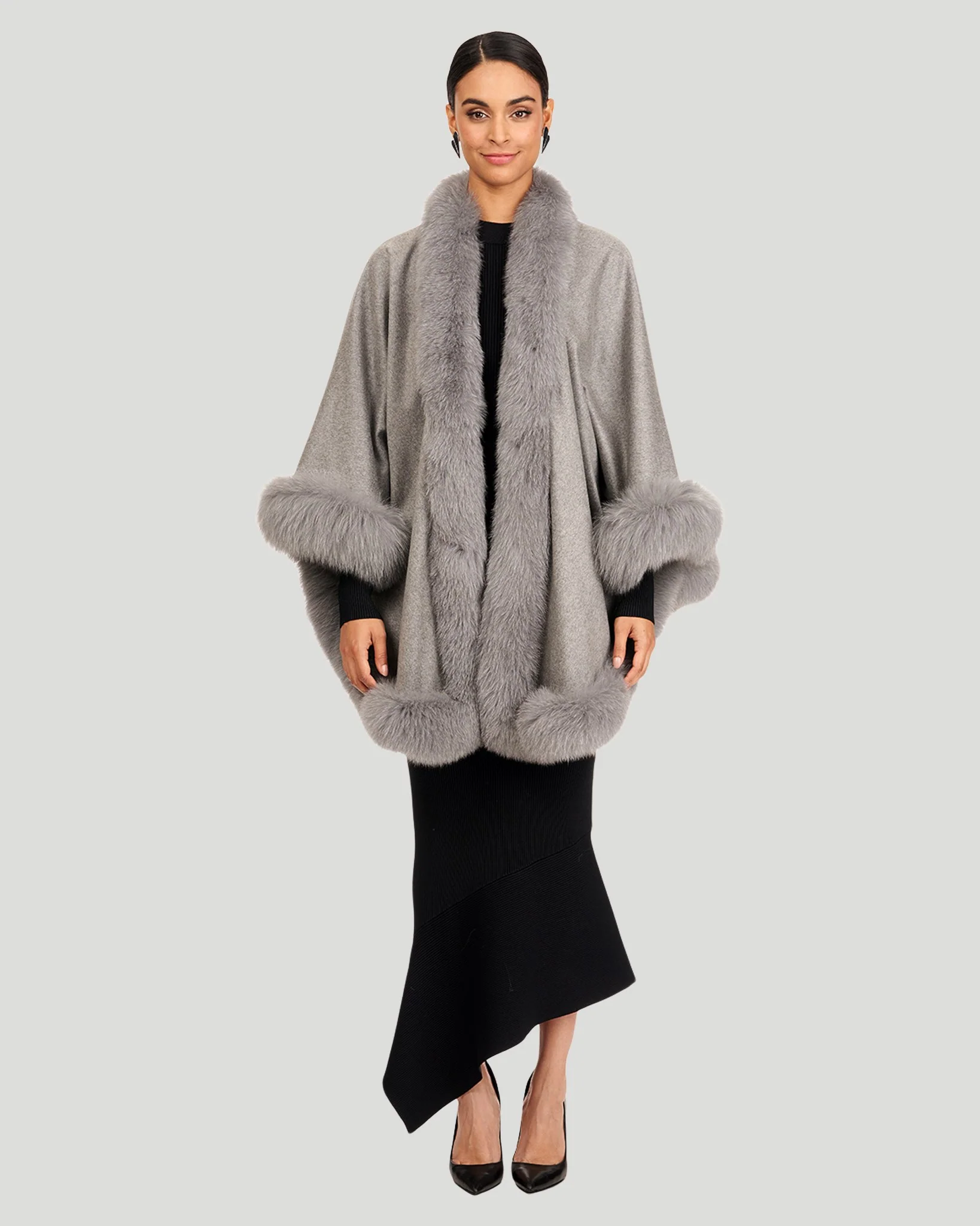 CASHMERE CAPELET WITH FOX TRIM - Image 18
