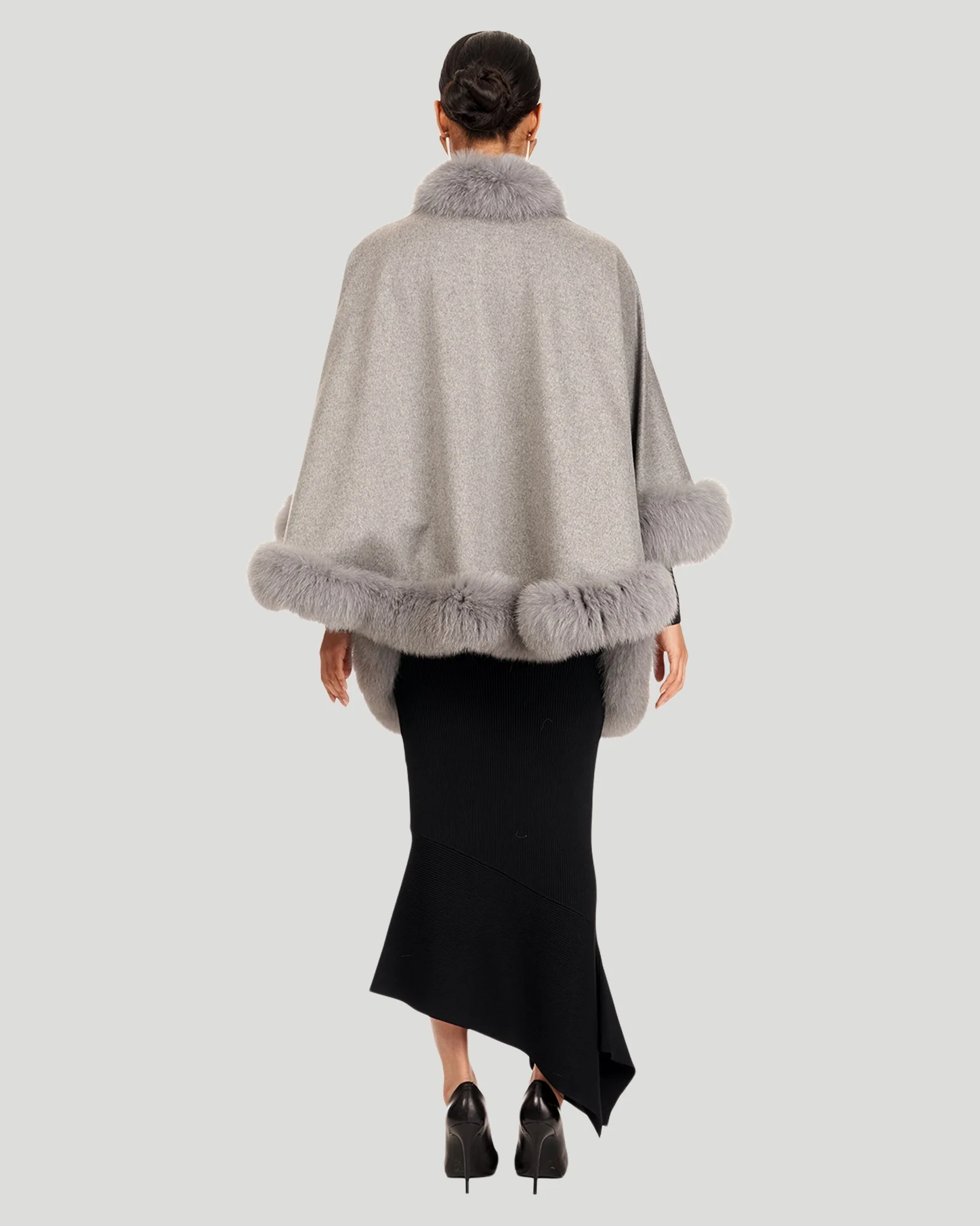 CASHMERE CAPELET WITH FOX TRIM - Image 20
