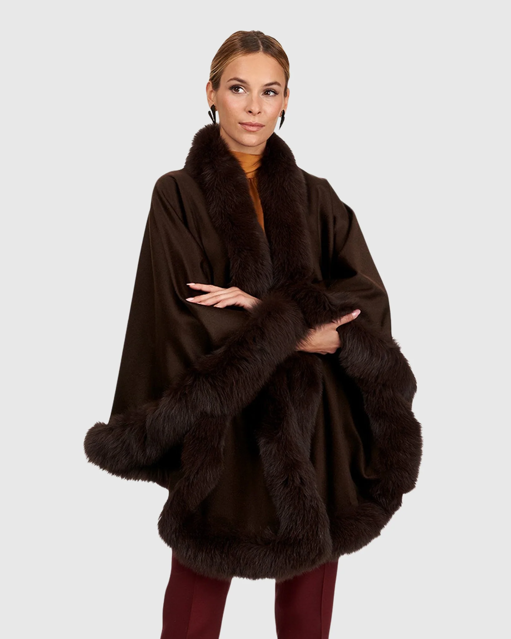 CASHMERE CAPELET WITH FOX TRIM - Image 25