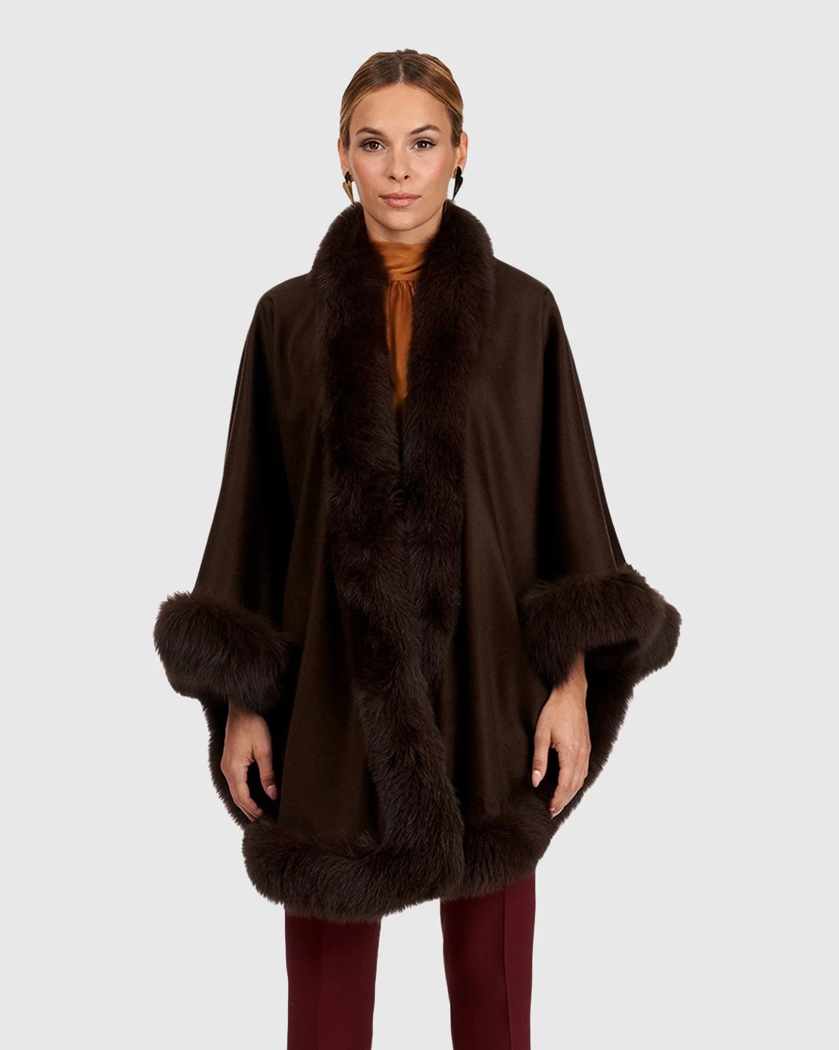 CASHMERE CAPELET WITH FOX TRIM - Image 28