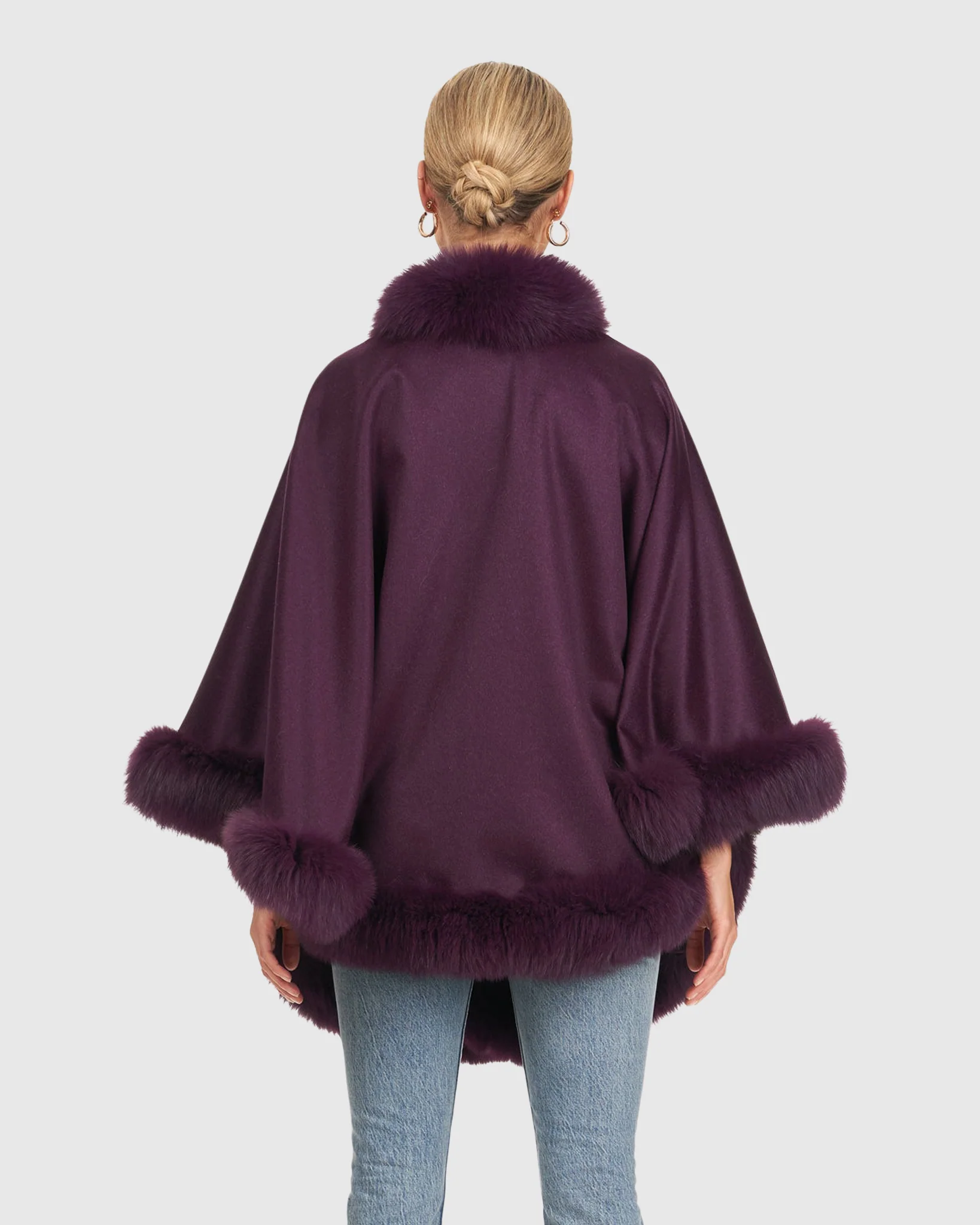 CASHMERE CAPELET WITH FOX TRIM - Image 31