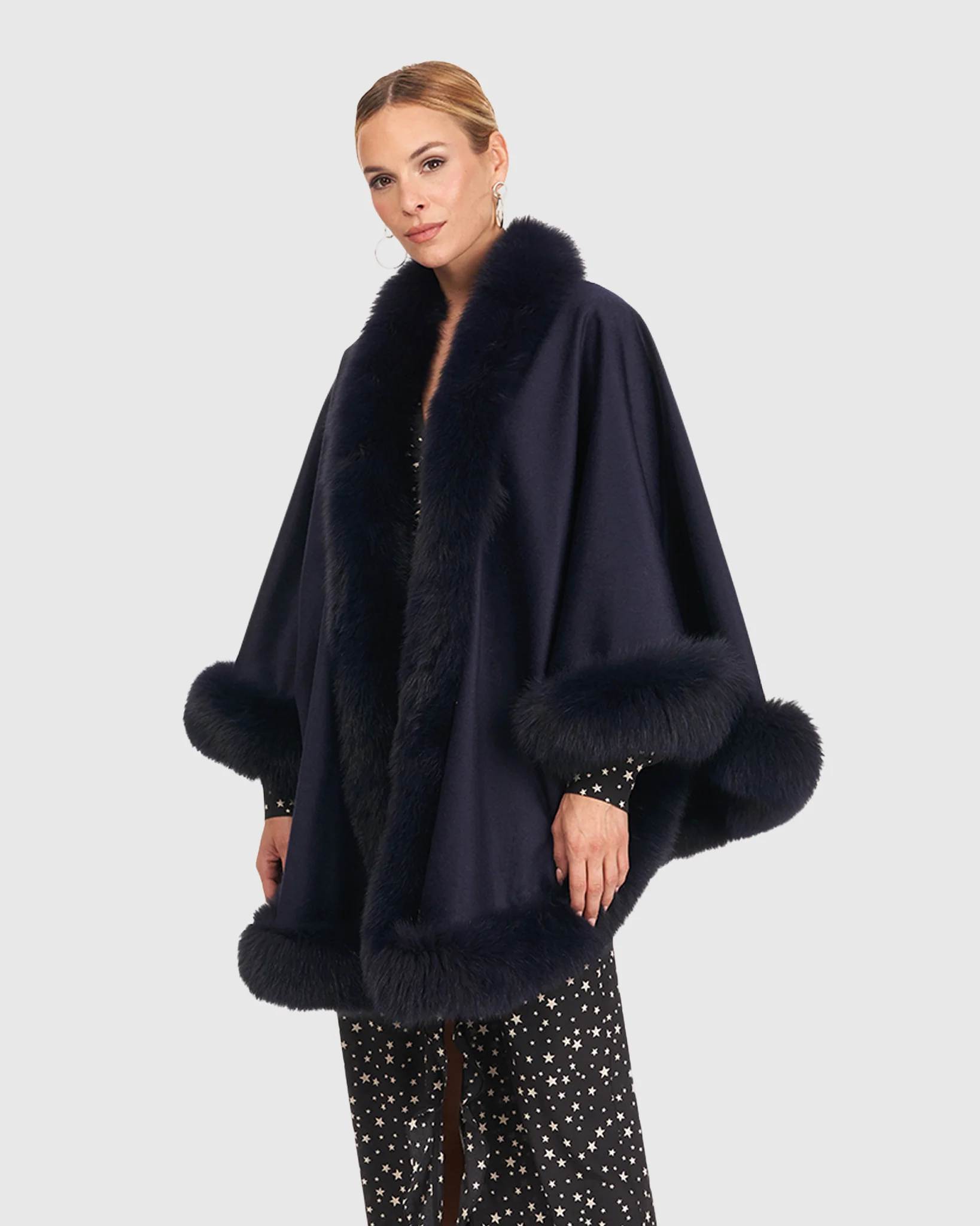 CASHMERE CAPELET WITH FOX TRIM - Image 34