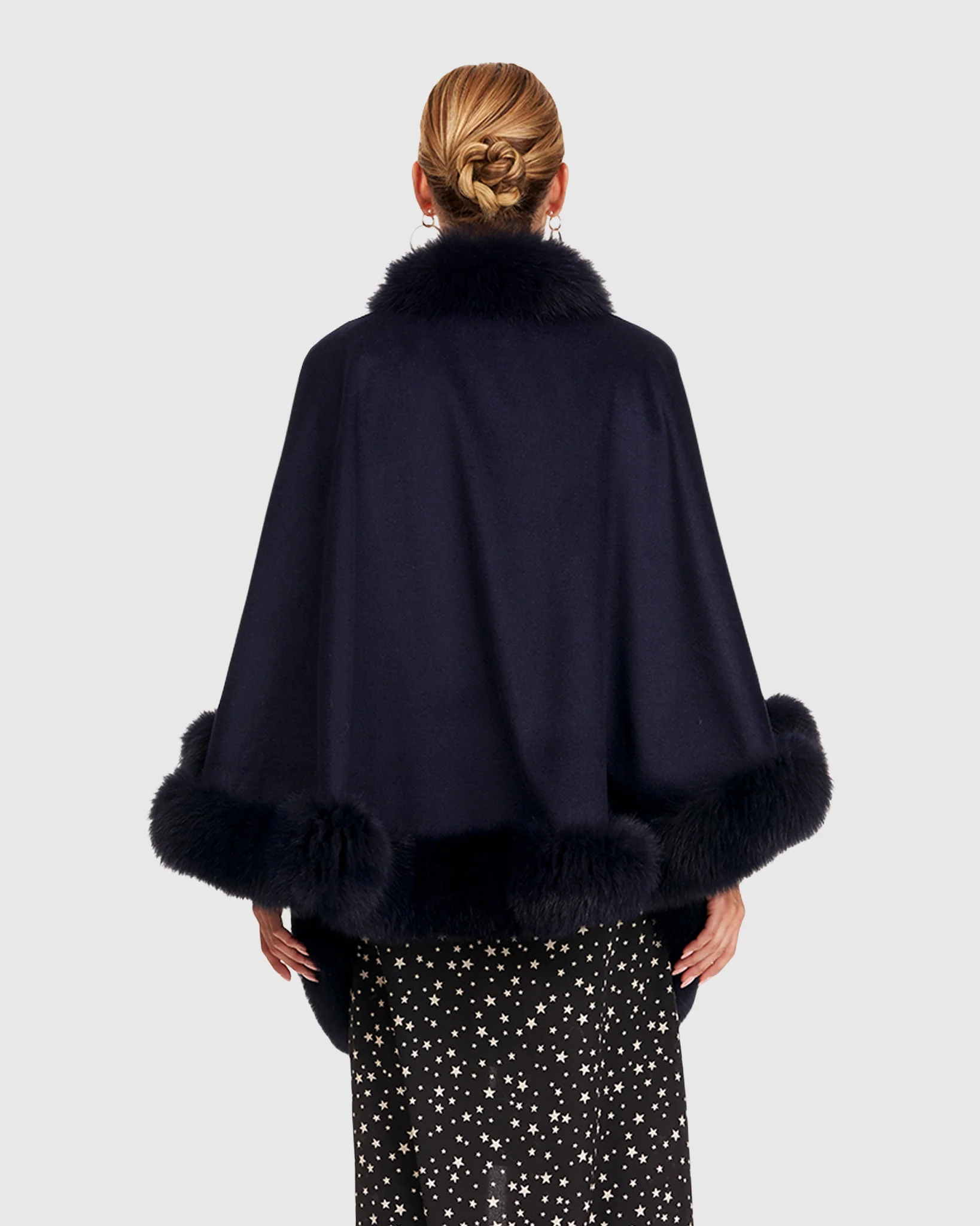 CASHMERE CAPELET WITH FOX TRIM - Image 35