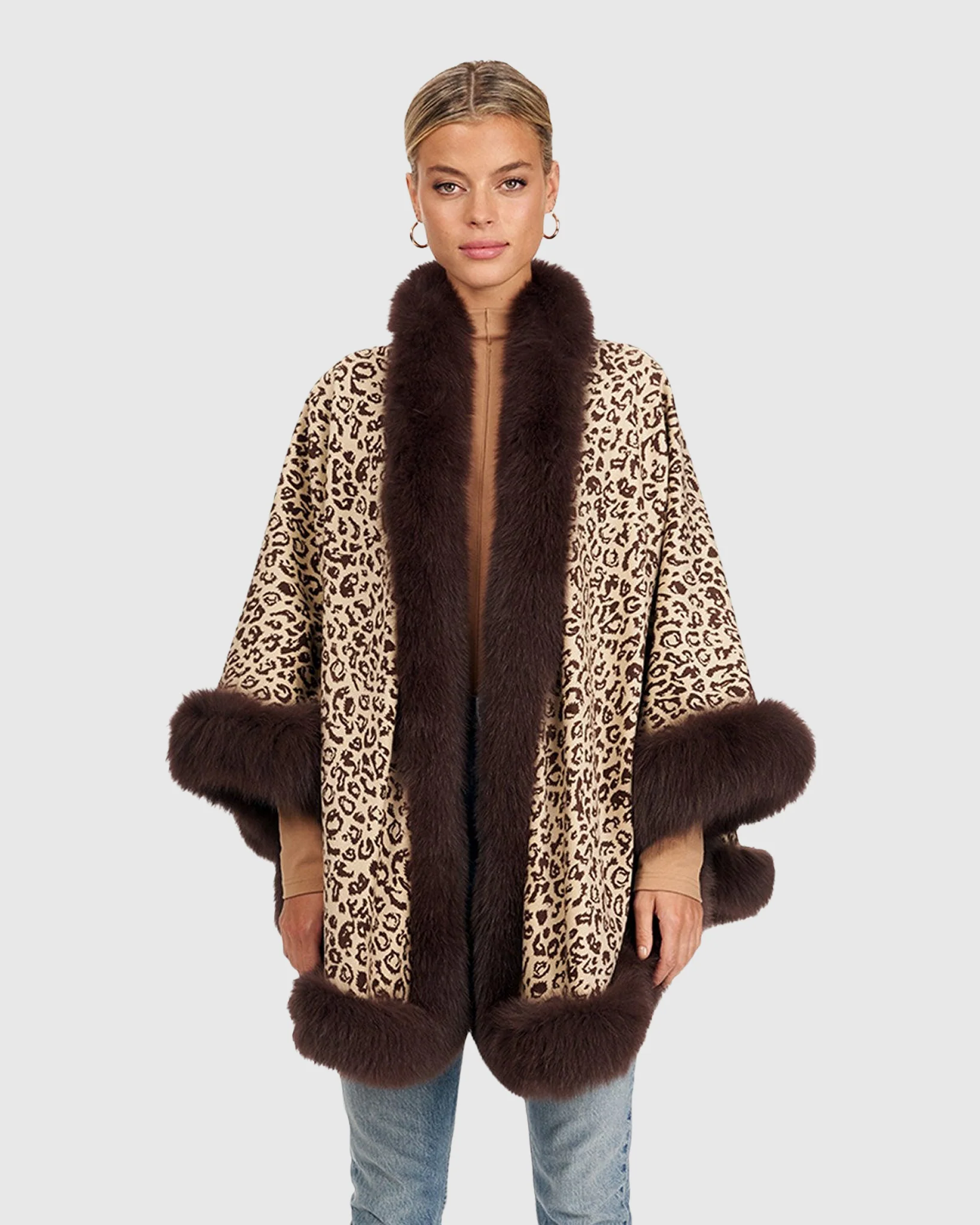 CASHMERE CAPELET WITH FOX TRIM - Image 6