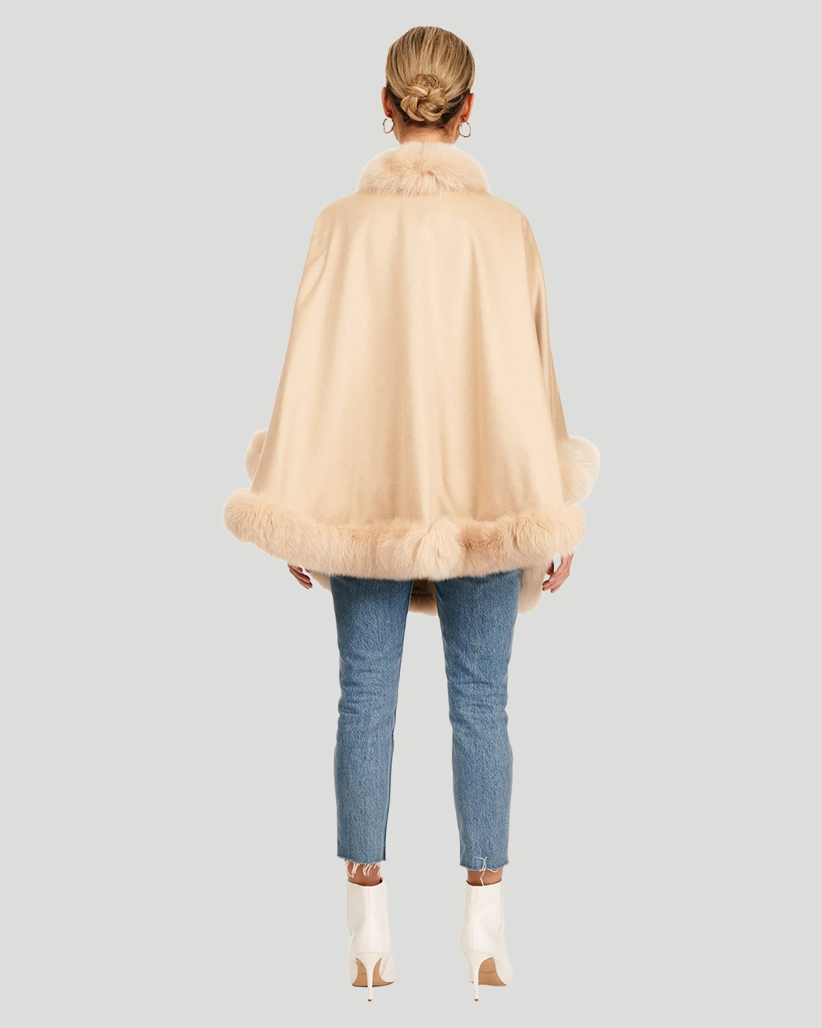 CASHMERE CAPELET WITH SHADOW FOX TRIM - Image 13