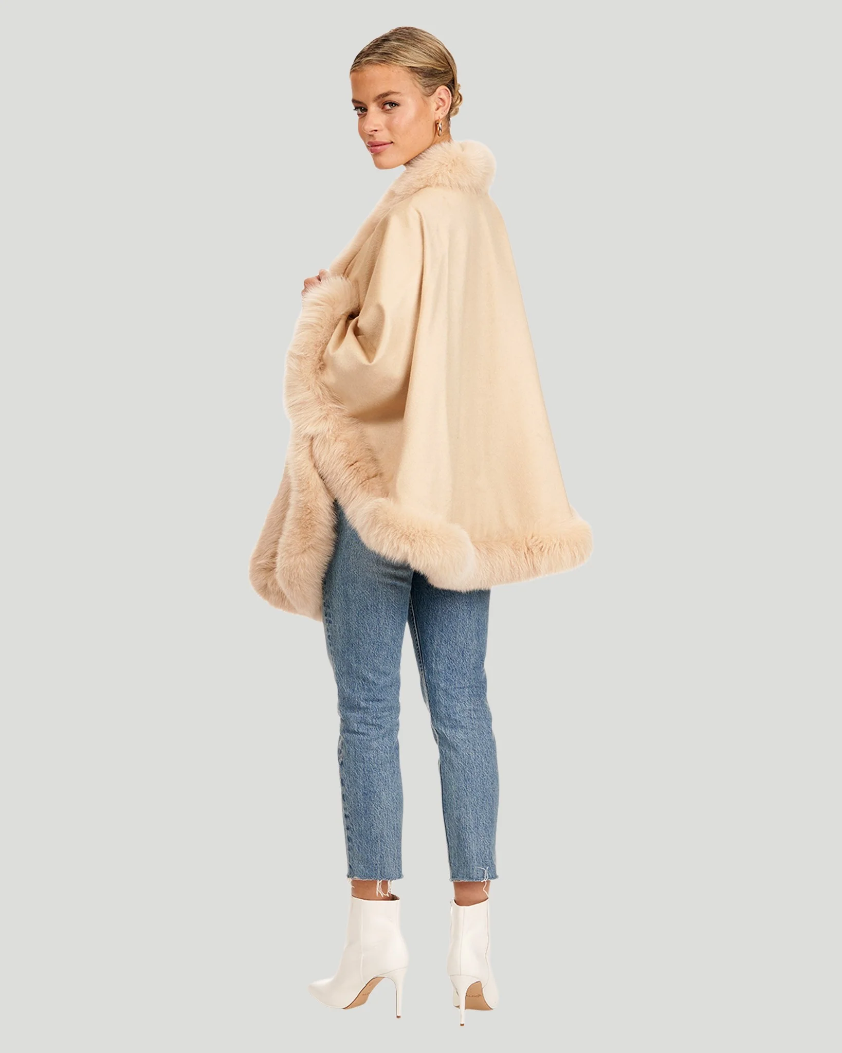 CASHMERE CAPELET WITH SHADOW FOX TRIM - Image 14