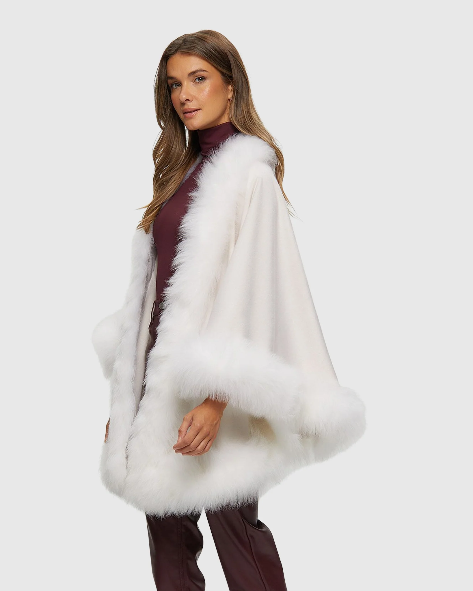 SELECT CASHMERE CAPELET WITH TOSCANA SHEARLING LAMB TRIM - Image 17