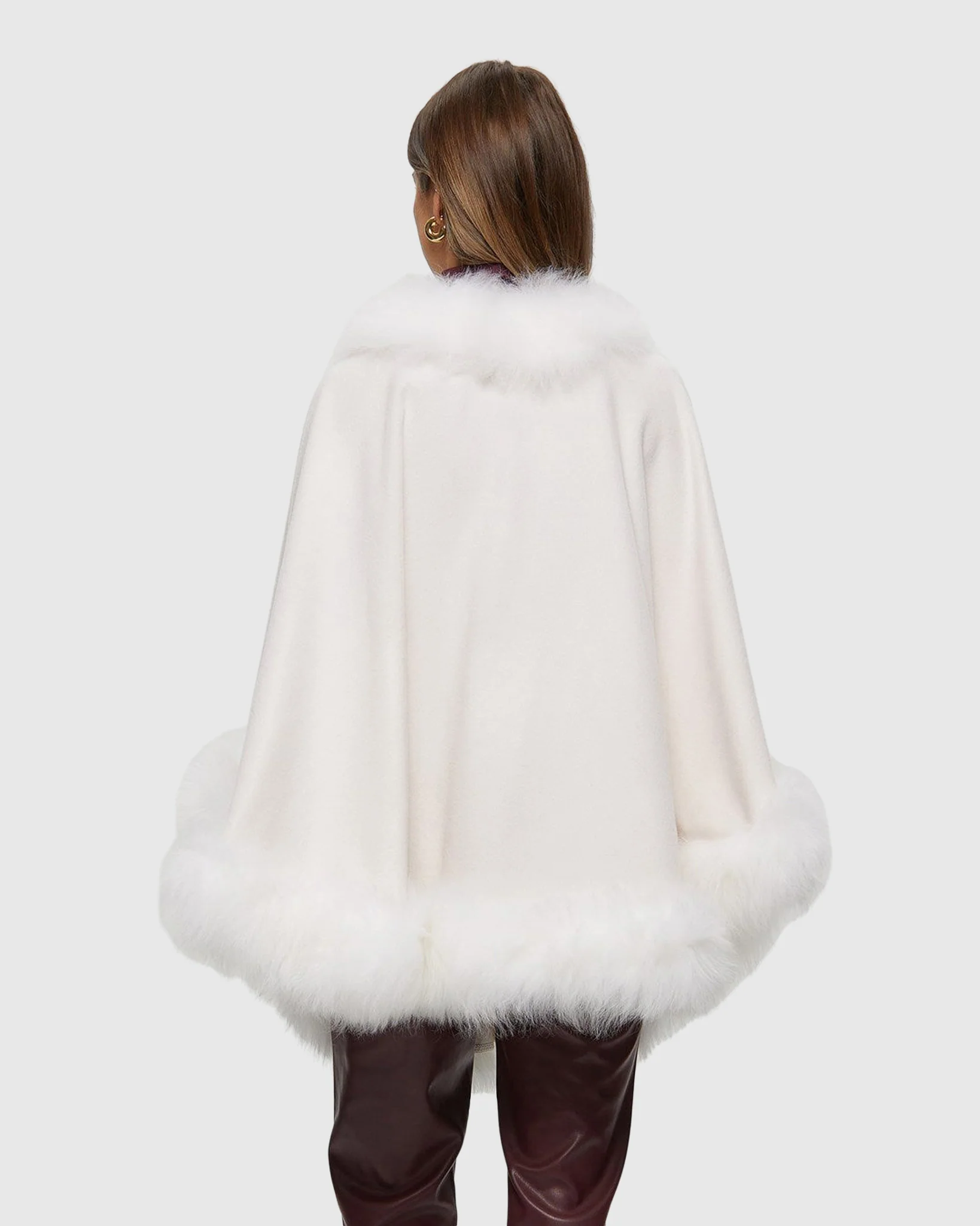 SELECT CASHMERE CAPELET WITH TOSCANA SHEARLING LAMB TRIM - Image 18