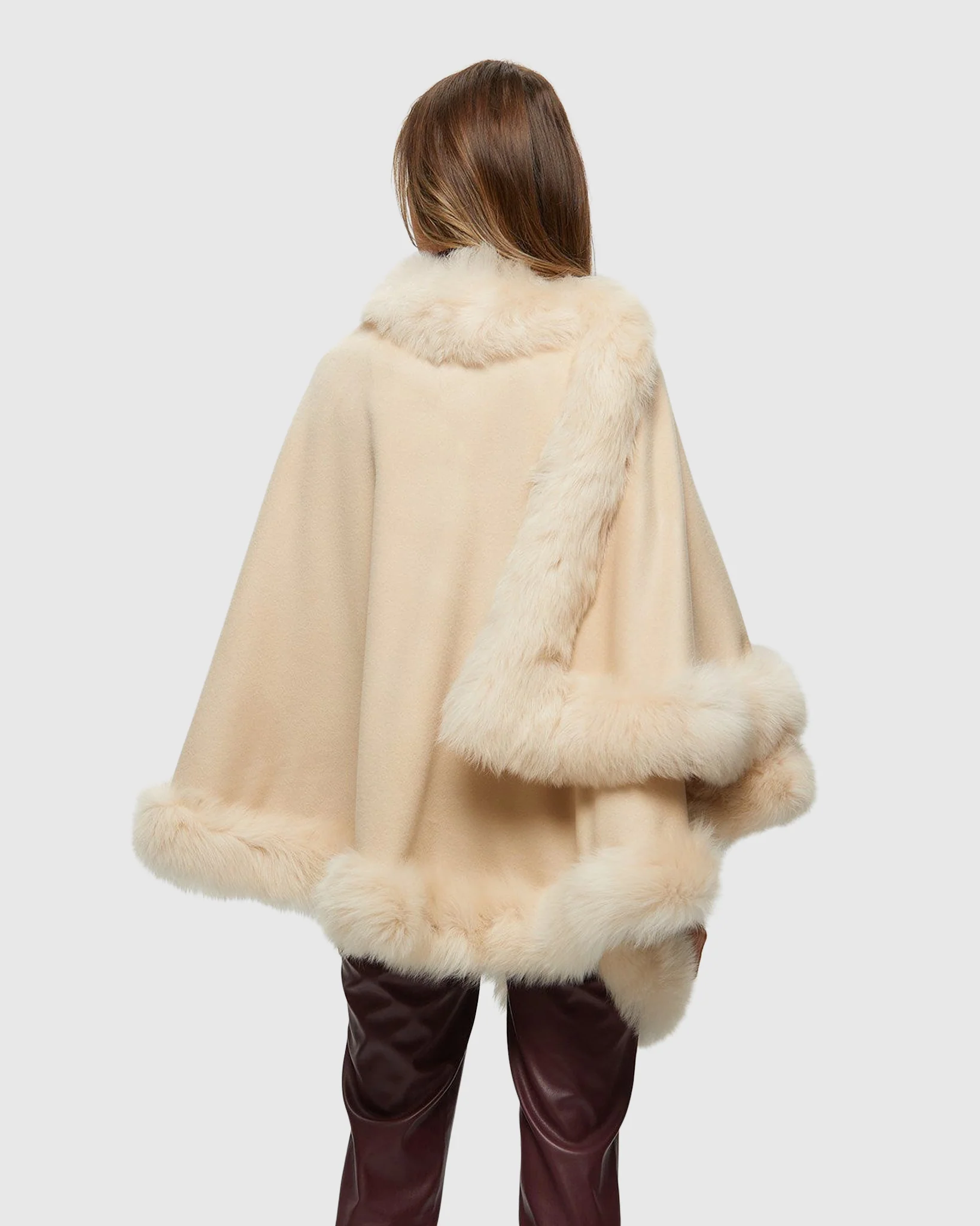 SELECT CASHMERE CAPELET WITH TOSCANA SHEARLING LAMB TRIM - Image 37
