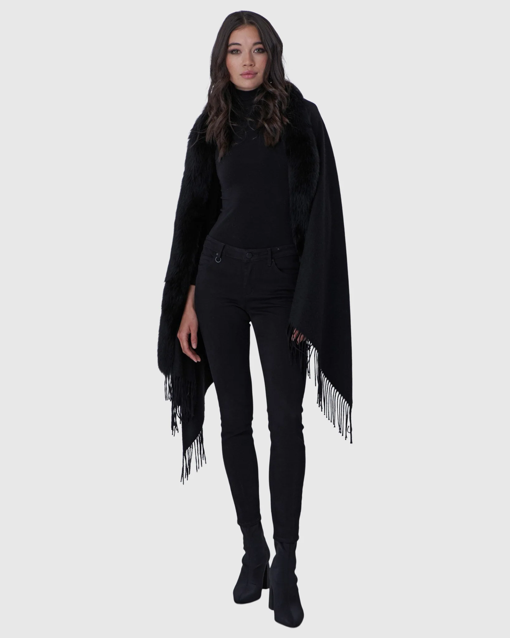 CASHMERE STOLE WITH FOX TRIM - Image 5
