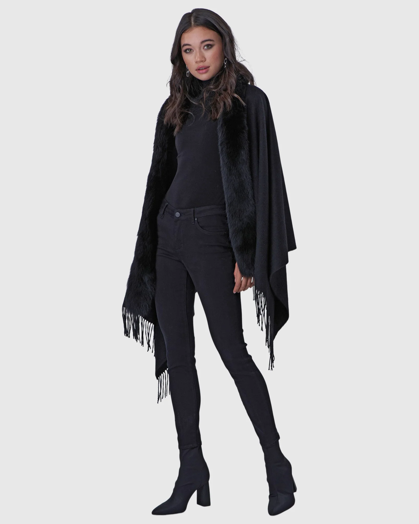 CASHMERE STOLE WITH FOX TRIM - Image 6