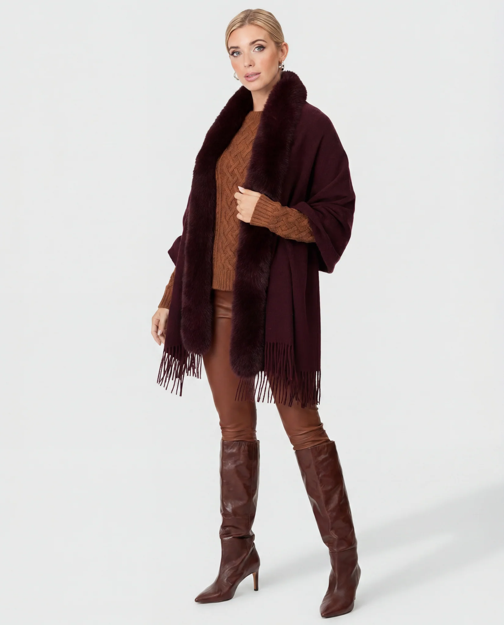 CASHMERE STOLE WITH FOX TRIM - Image 9