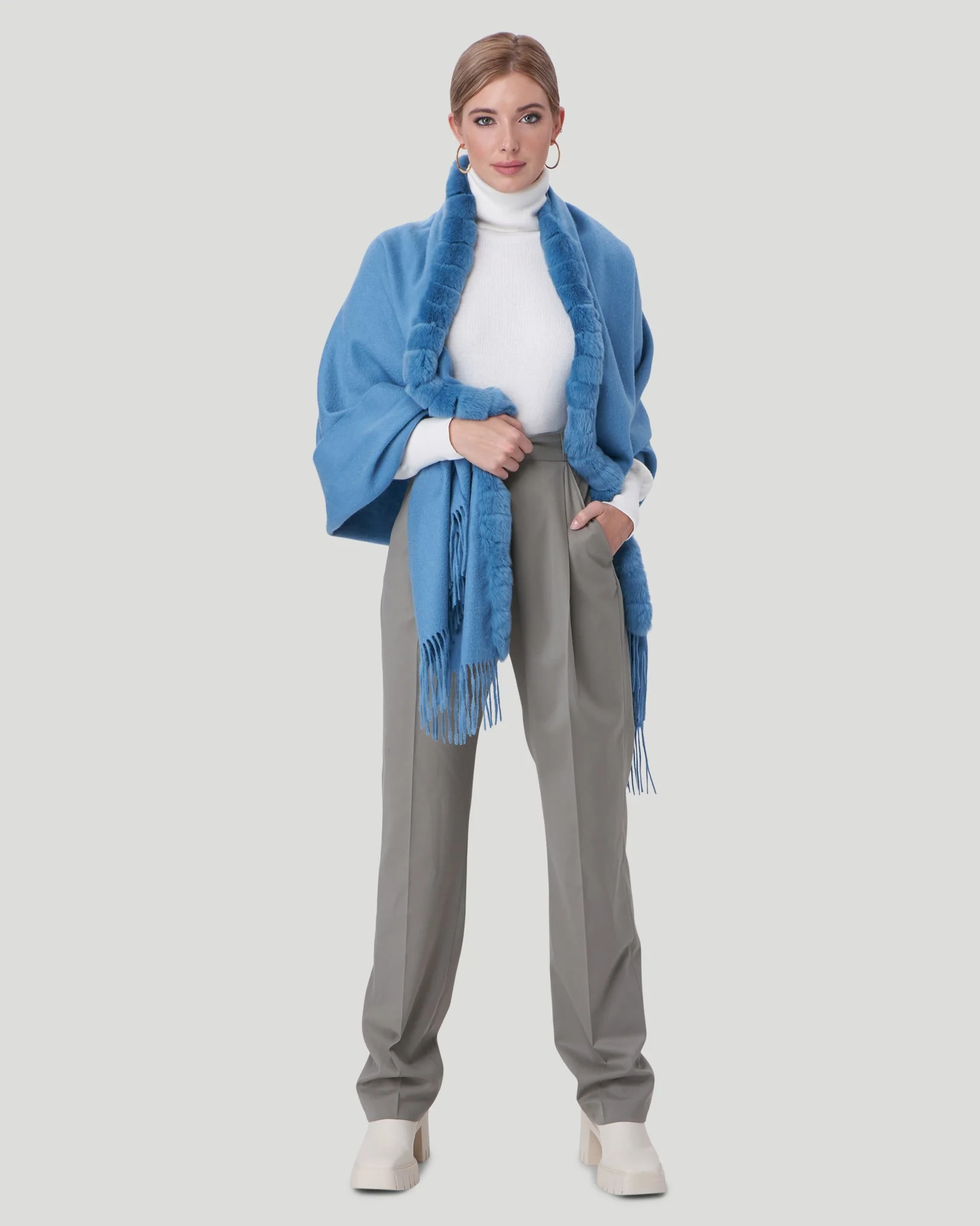 CASHMERE STOLE WITH REX RABBIT SQUARE TRIM - Image 5