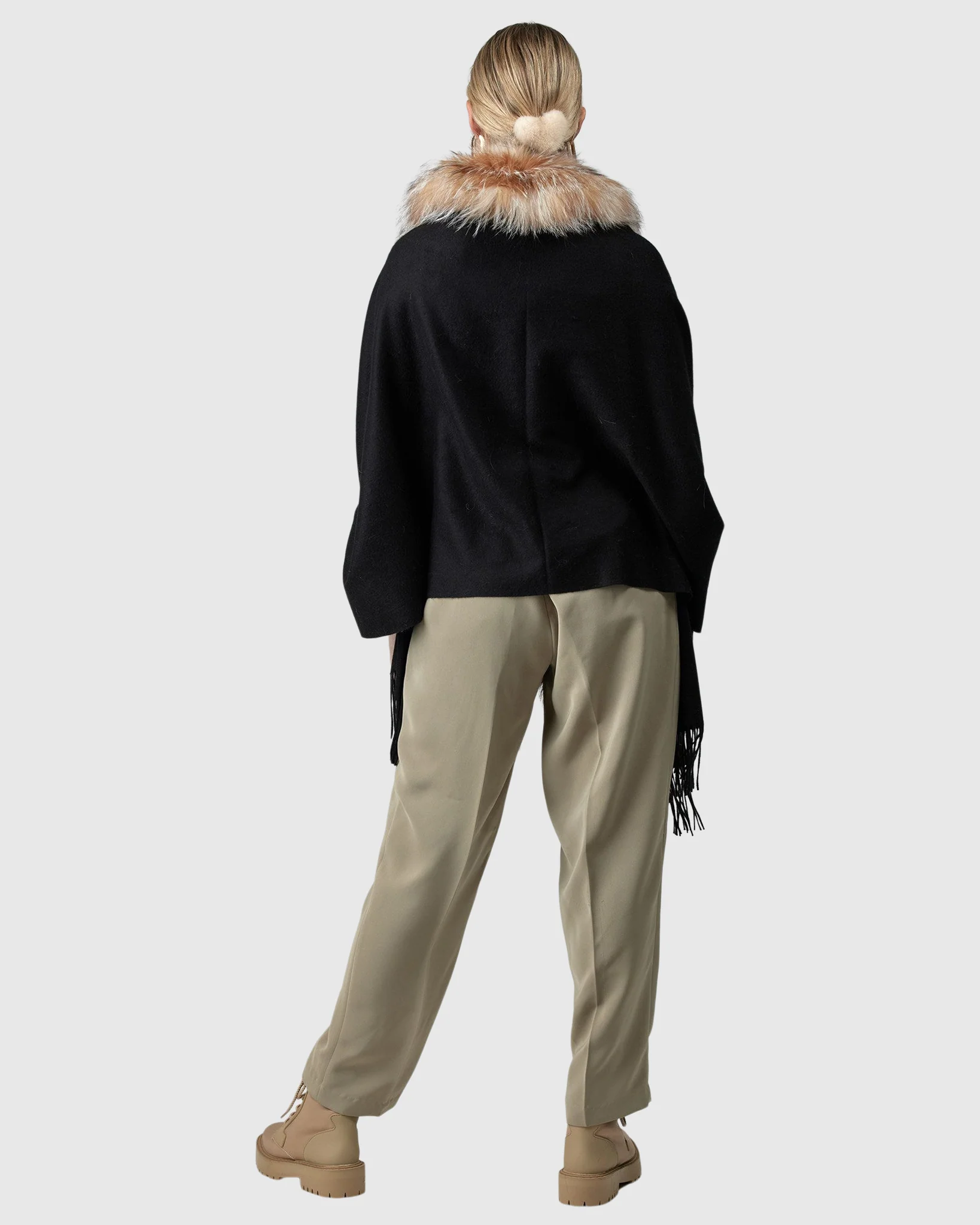 CASHMERE STOLE WITH SILVER FOX (S-CUT) KNIT RUFFLE ON ONE SIDE, CASHMERE FRINGES - Image 4