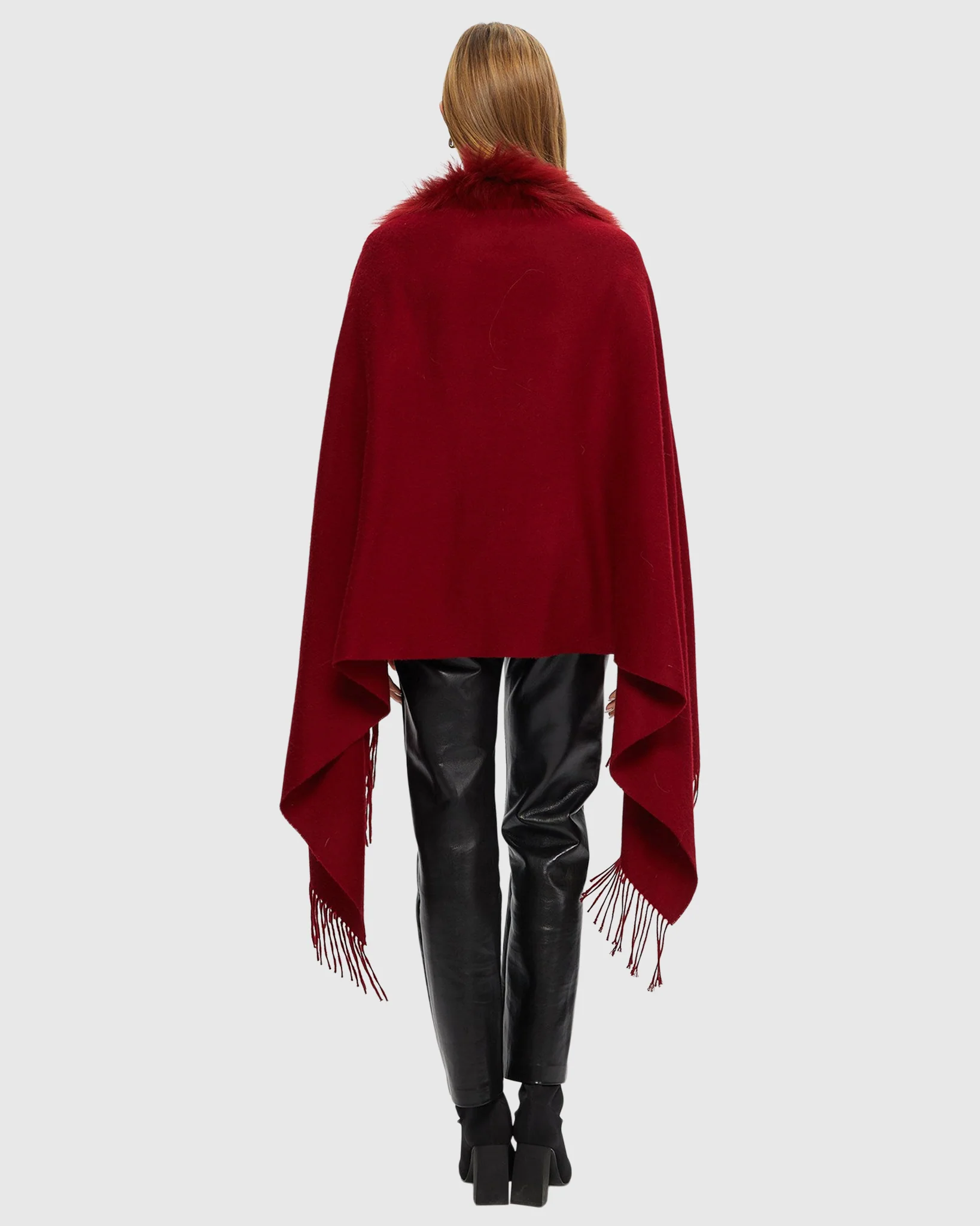 SELECT CASHMERE STOLE WITH TOSCANA LAMB TRIM - Image 12