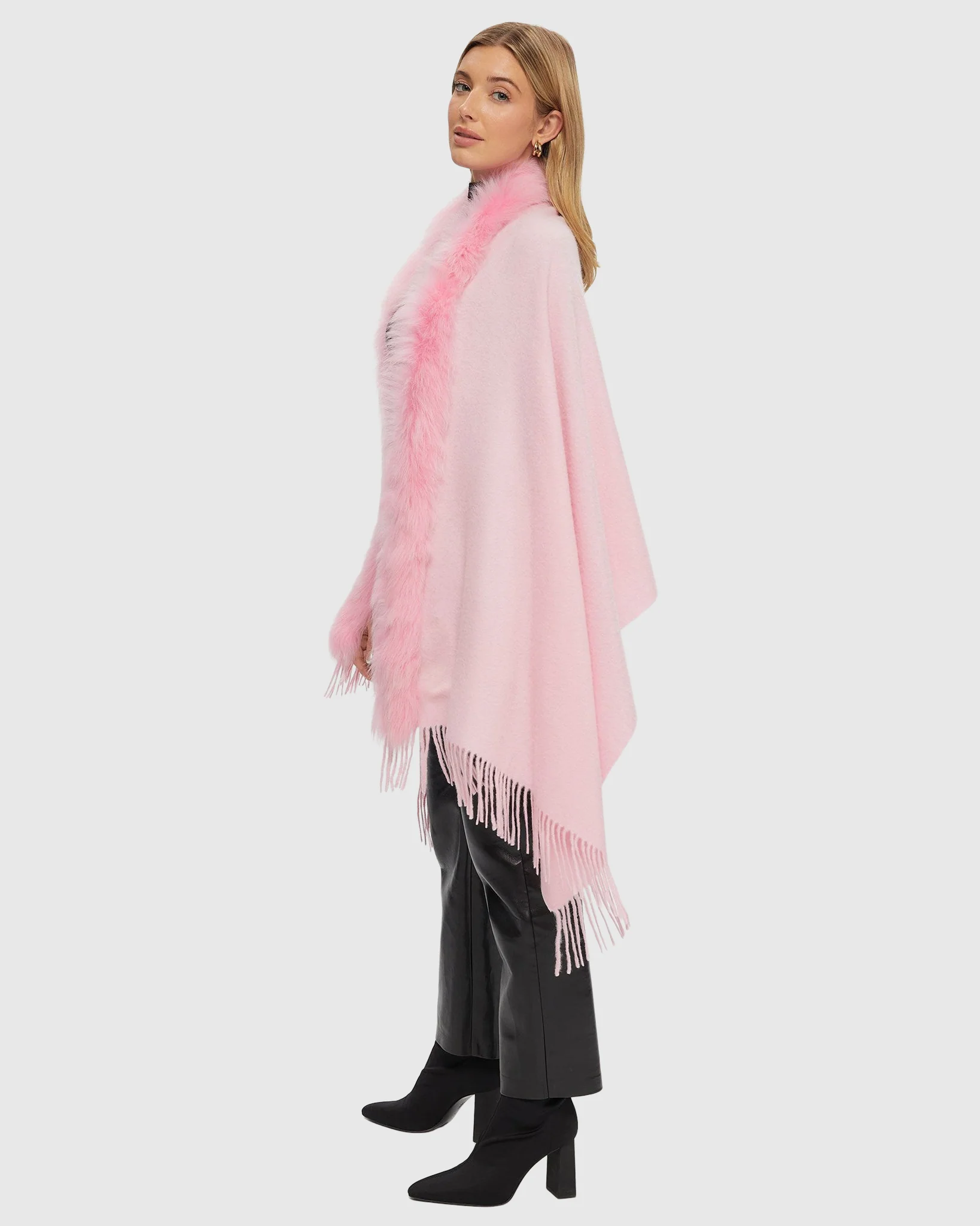 SELECT CASHMERE STOLE WITH TOSCANA LAMB TRIM - Image 15