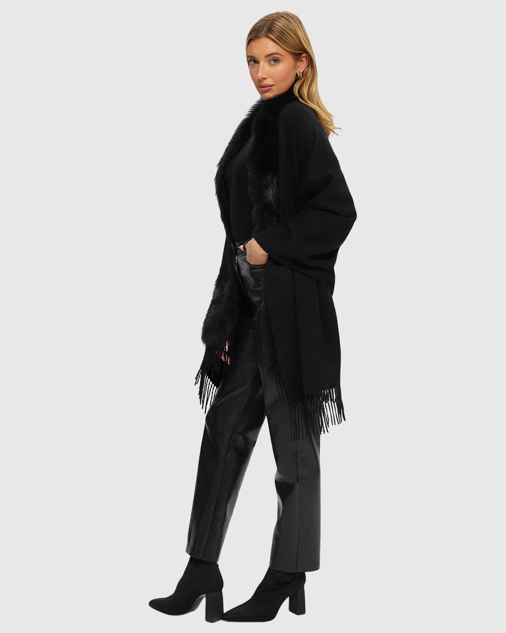 SELECT CASHMERE STOLE WITH TOSCANA LAMB TRIM - Image 7