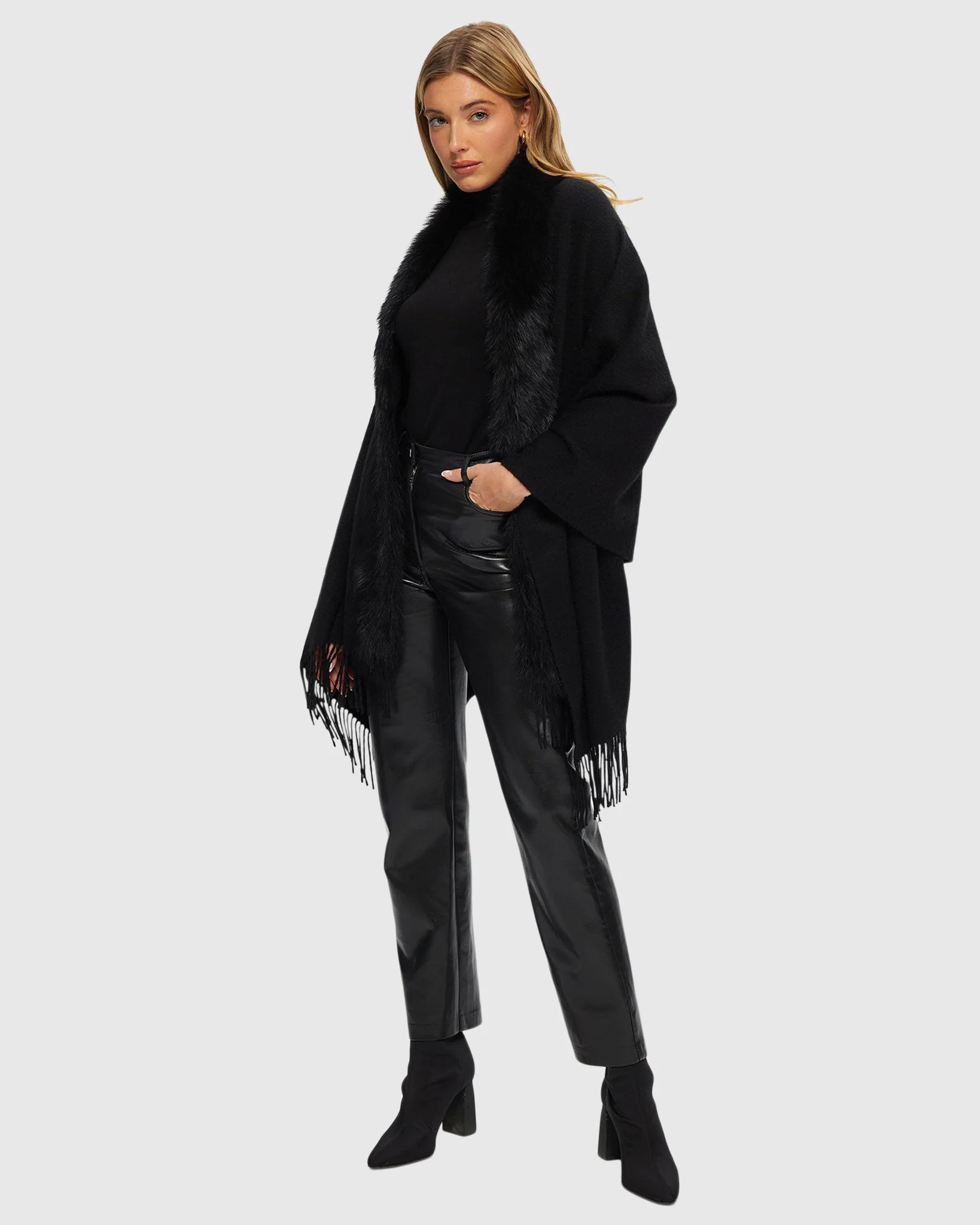 SELECT CASHMERE STOLE WITH TOSCANA LAMB TRIM - Image 8