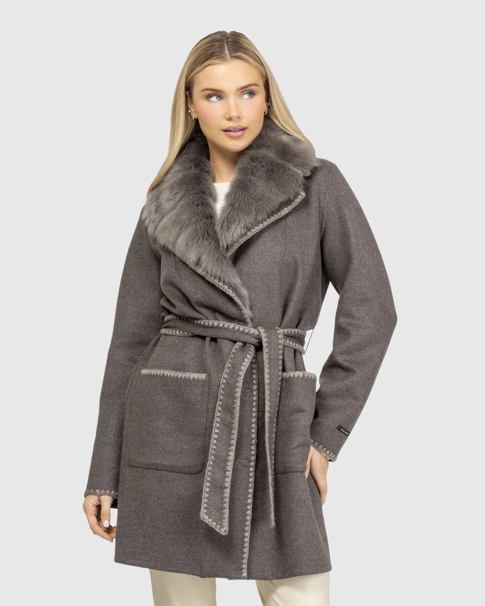 CASHMERE & WOOL STROLLER WITH EMBROIDERY DETAILS AND DETACHABLE MERINILLO SHEARLING LAMB COLLAR - Image 2