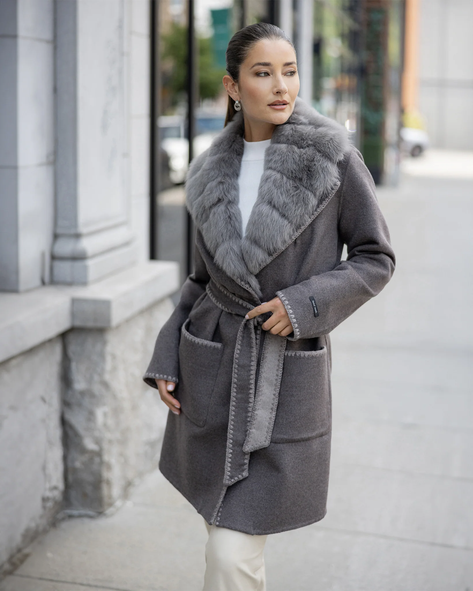 CASHMERE & WOOL STROLLER WITH EMBROIDERY DETAILS AND DETACHABLE MERINILLO SHEARLING LAMB COLLAR - Image 7