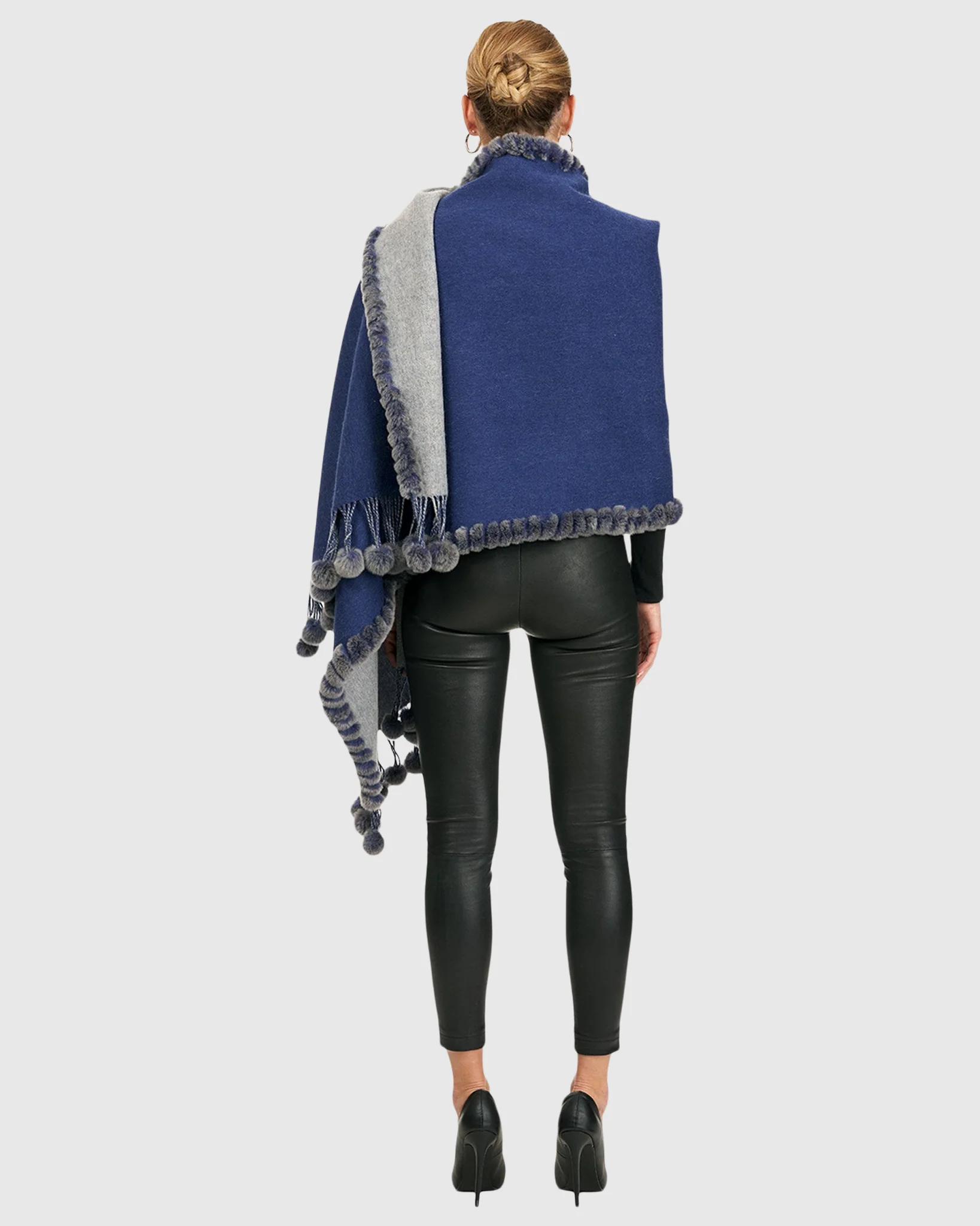 DOUBLE FACE CASHMERE/WOOL STOLE WITH REX RABBIT WHIPSTITCH TOP AND BOTTOM AND POMPOM SIDES - Image 10