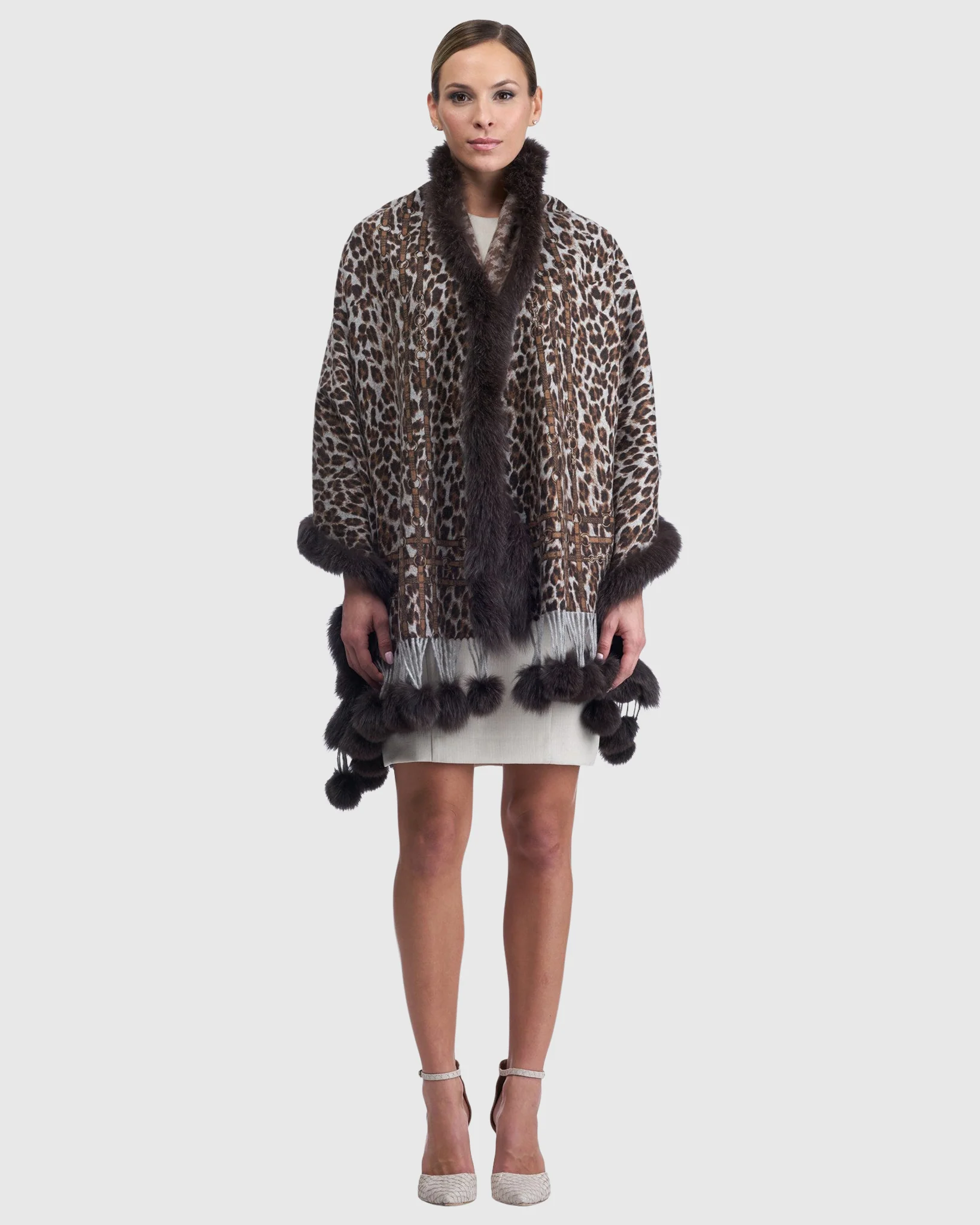 DOUBLE FACE CASHMERE STOLE WITH FOX TRIM TOP AND BOTTOM AND POMPOM SIDES - Image 3