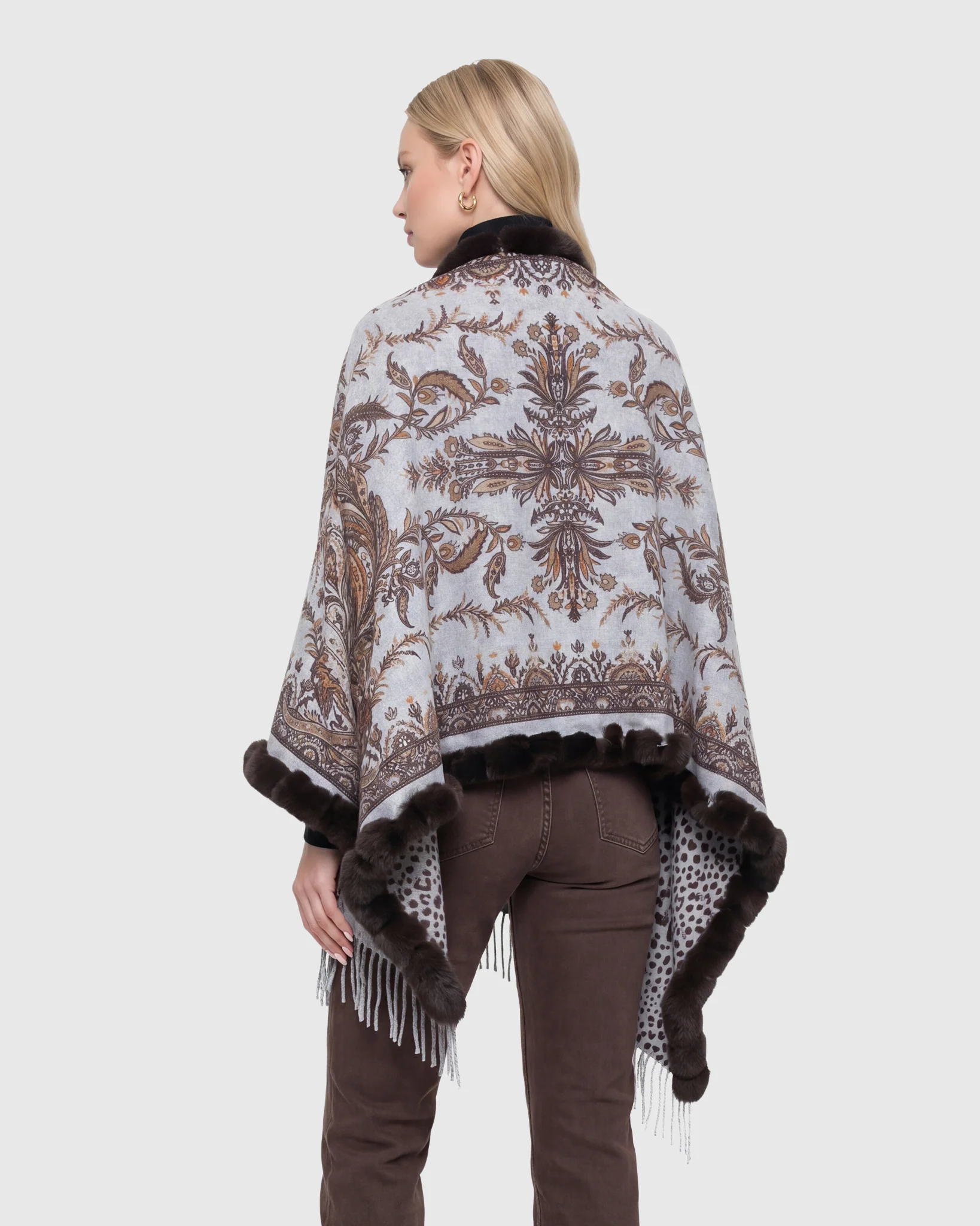 DOUBLE FACE CASHMERE STOLE WITH REX RABBIT SQUARE TOP AND BOTTOM - Image 8