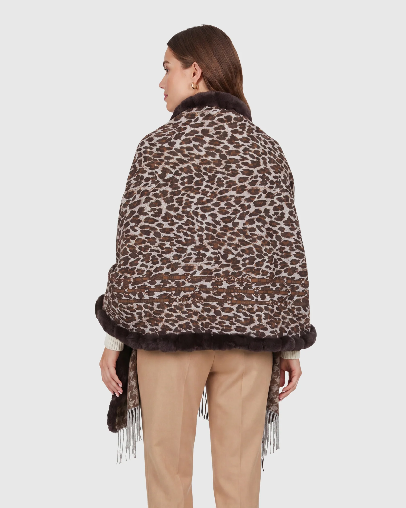 DOUBLE FACE CASHMERE STOLE WITH REX RABBIT SQUARE TOP AND BOTTOM - Image 3