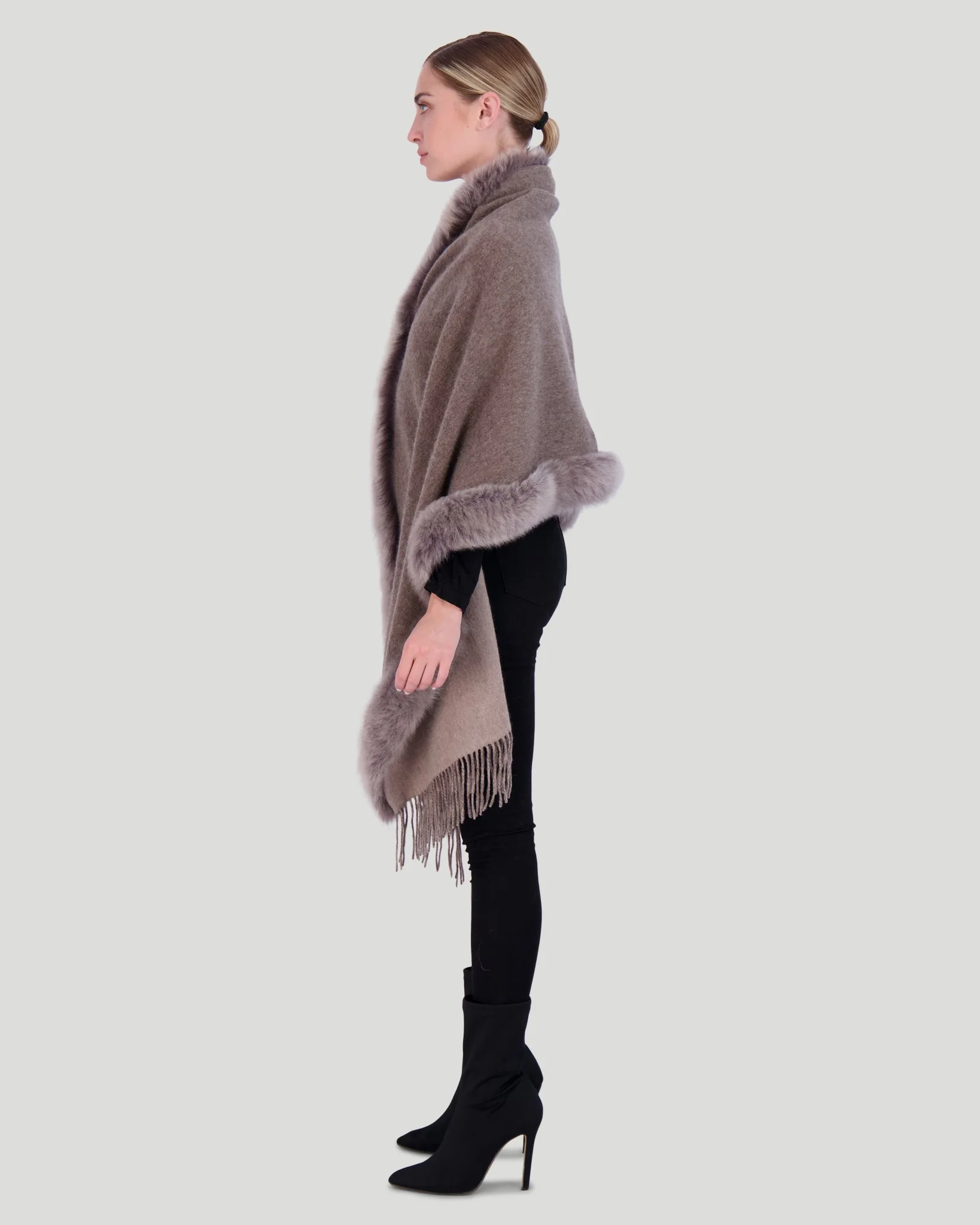 SELECT DOUBLE FACE WOOL/CASHMERE STOLE WITH LAMB TRIM - Image 12