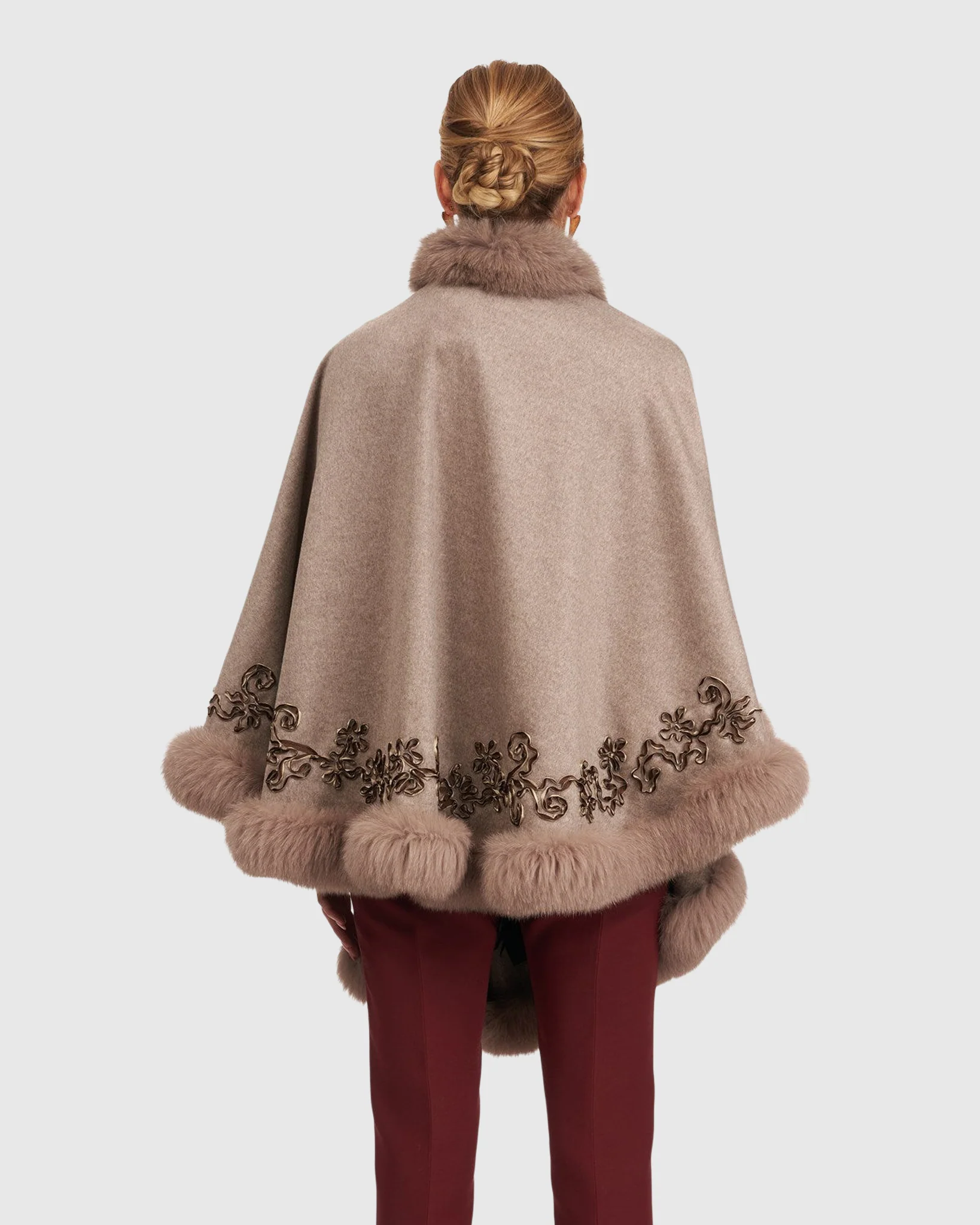 WOOL AND CASHMERE CAPE WITH FOX TRIM AND RIBBON EMBROIDERY - Image 3