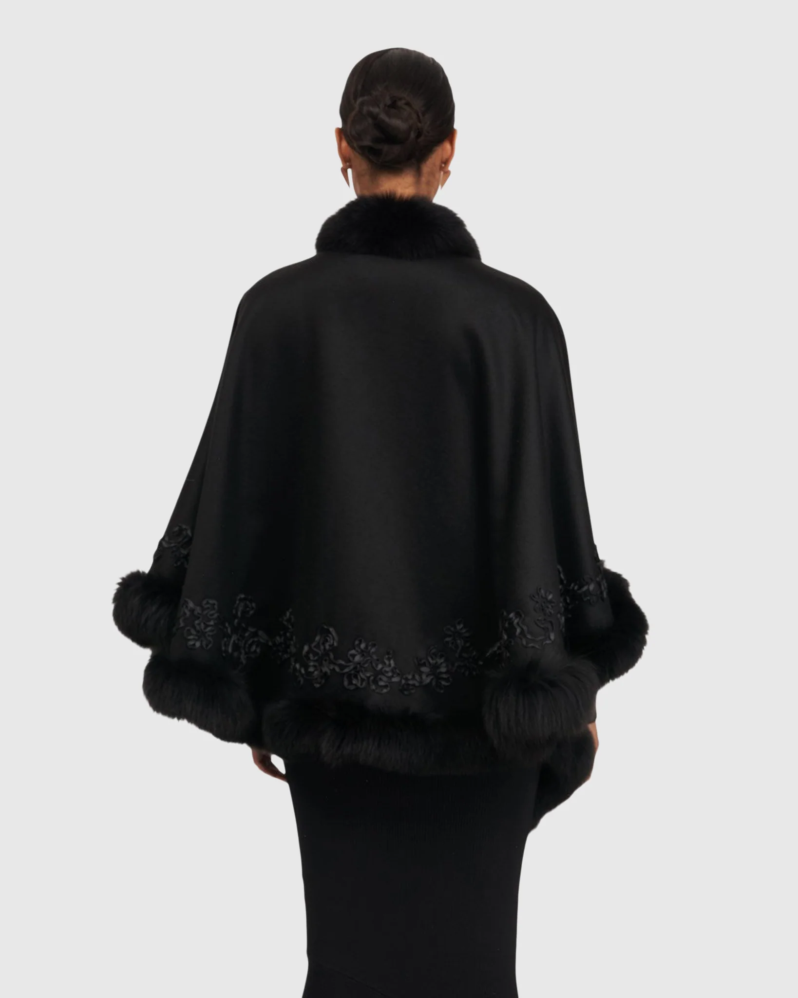 WOOL AND CASHMERE CAPE WITH FOX TRIM AND RIBBON EMBROIDERY - Image 5