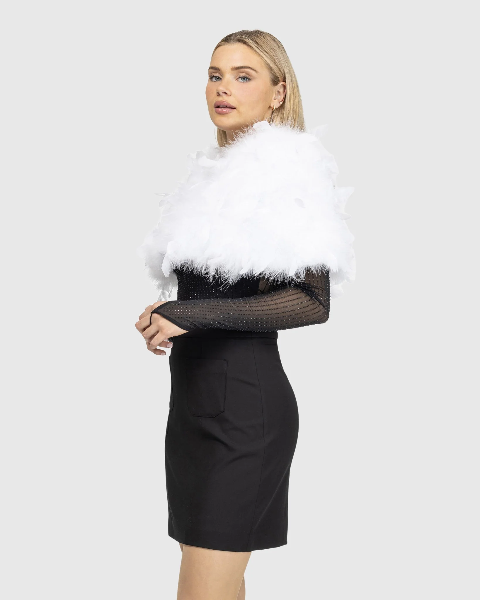 FEATHER SHOULDER SHRUG - Image 3