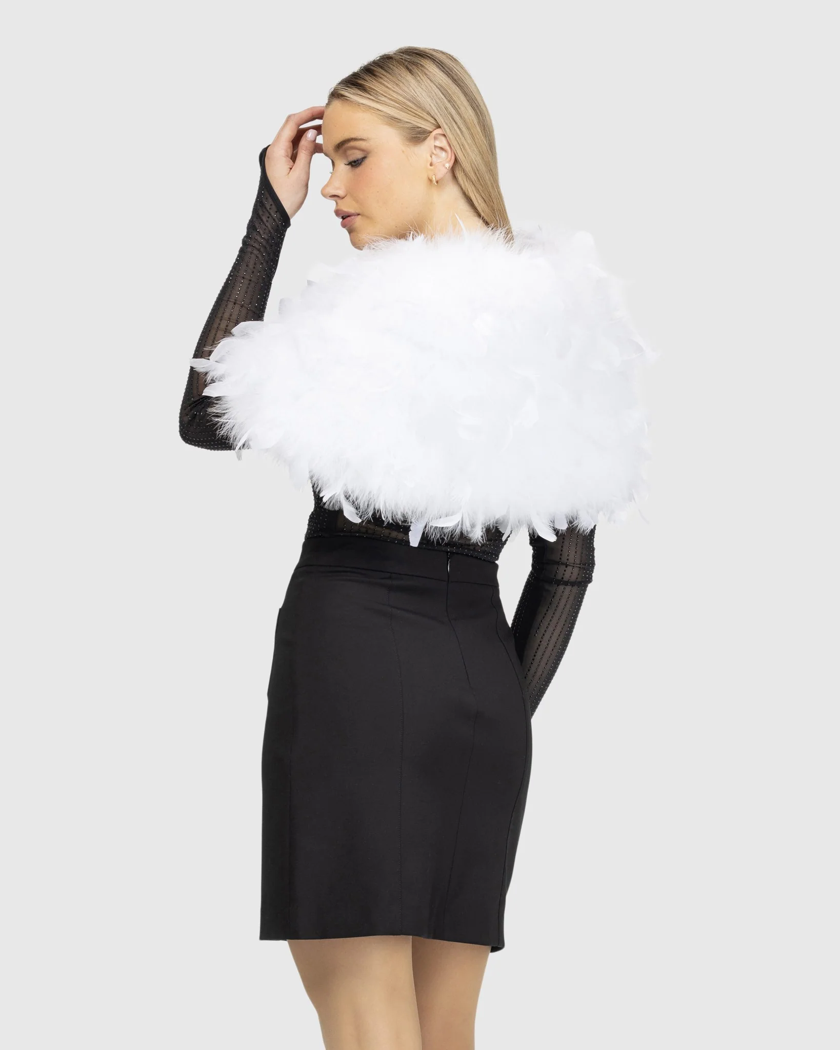 FEATHER SHOULDER SHRUG - Image 4