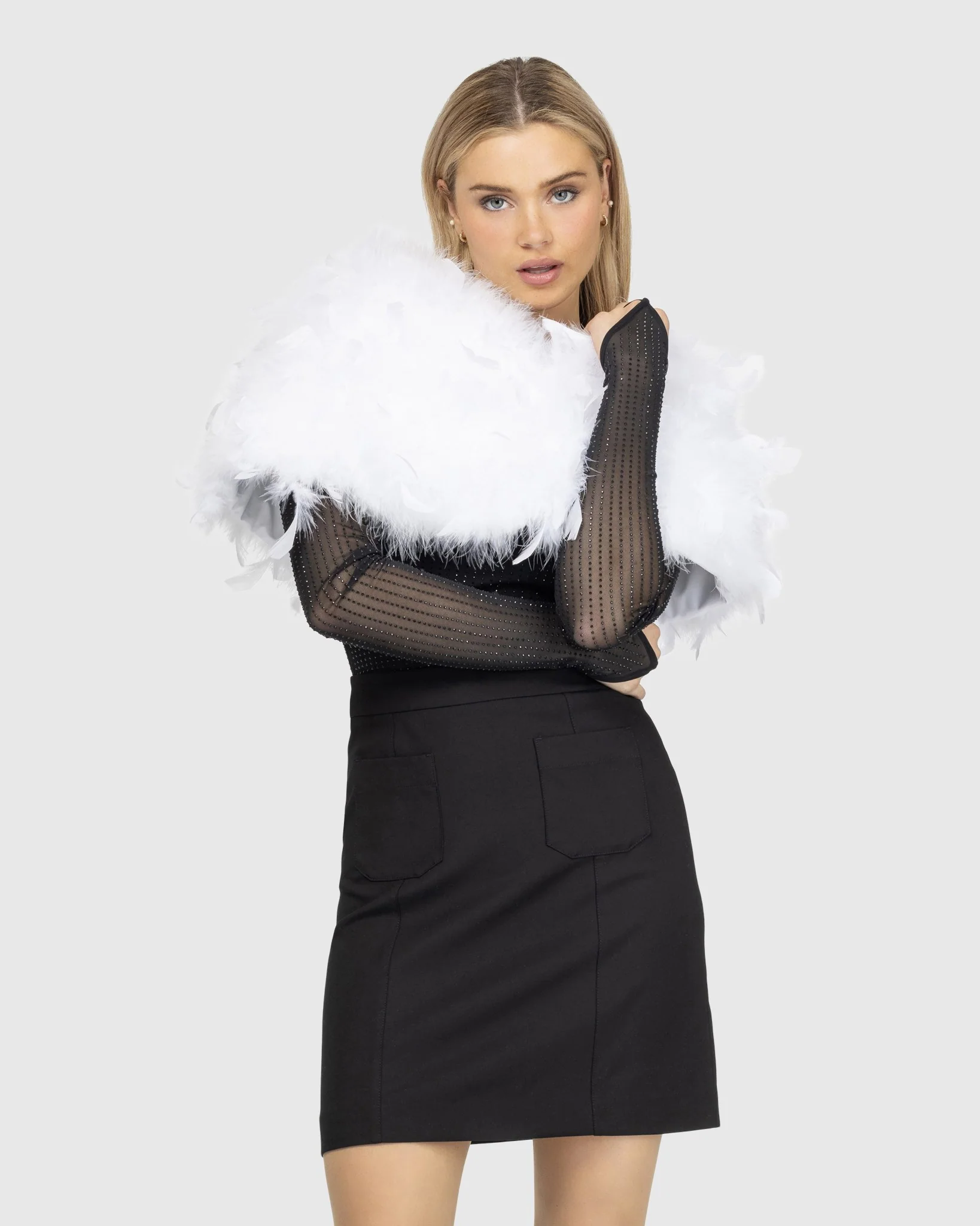 FEATHER SHOULDER SHRUG - Image 6