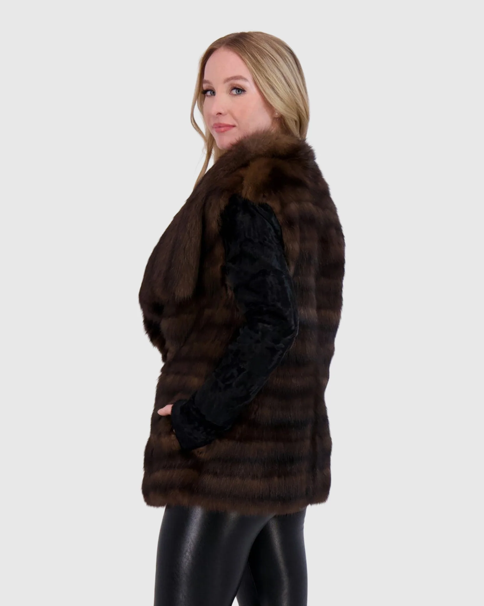 HORIZONTAL SABLE JACKET WITH LAMB SLEEVES - Image 3